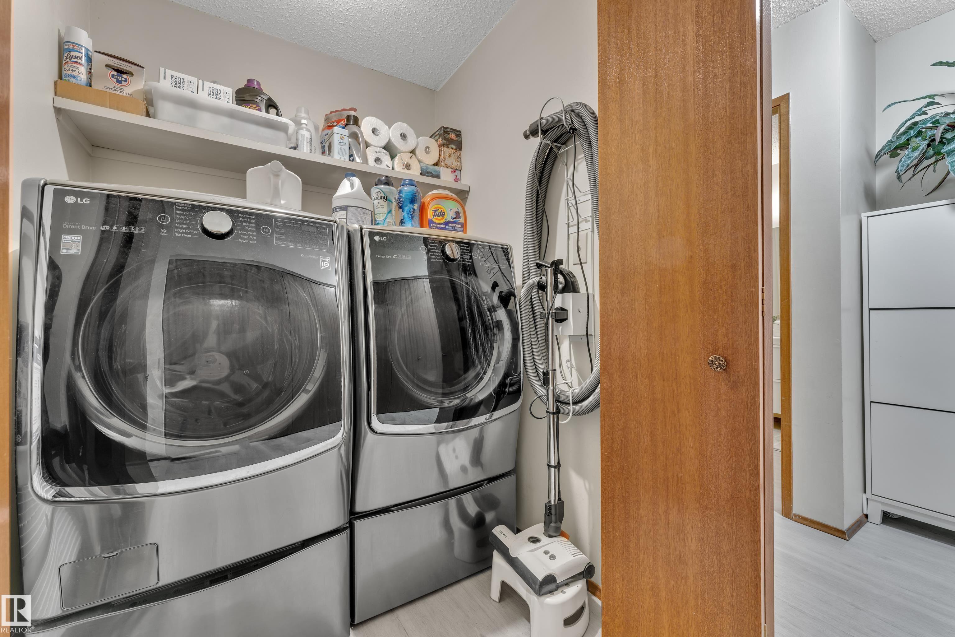 Photo 22 at 10532 154 Avenue NW, Beaumaris, Edmonton