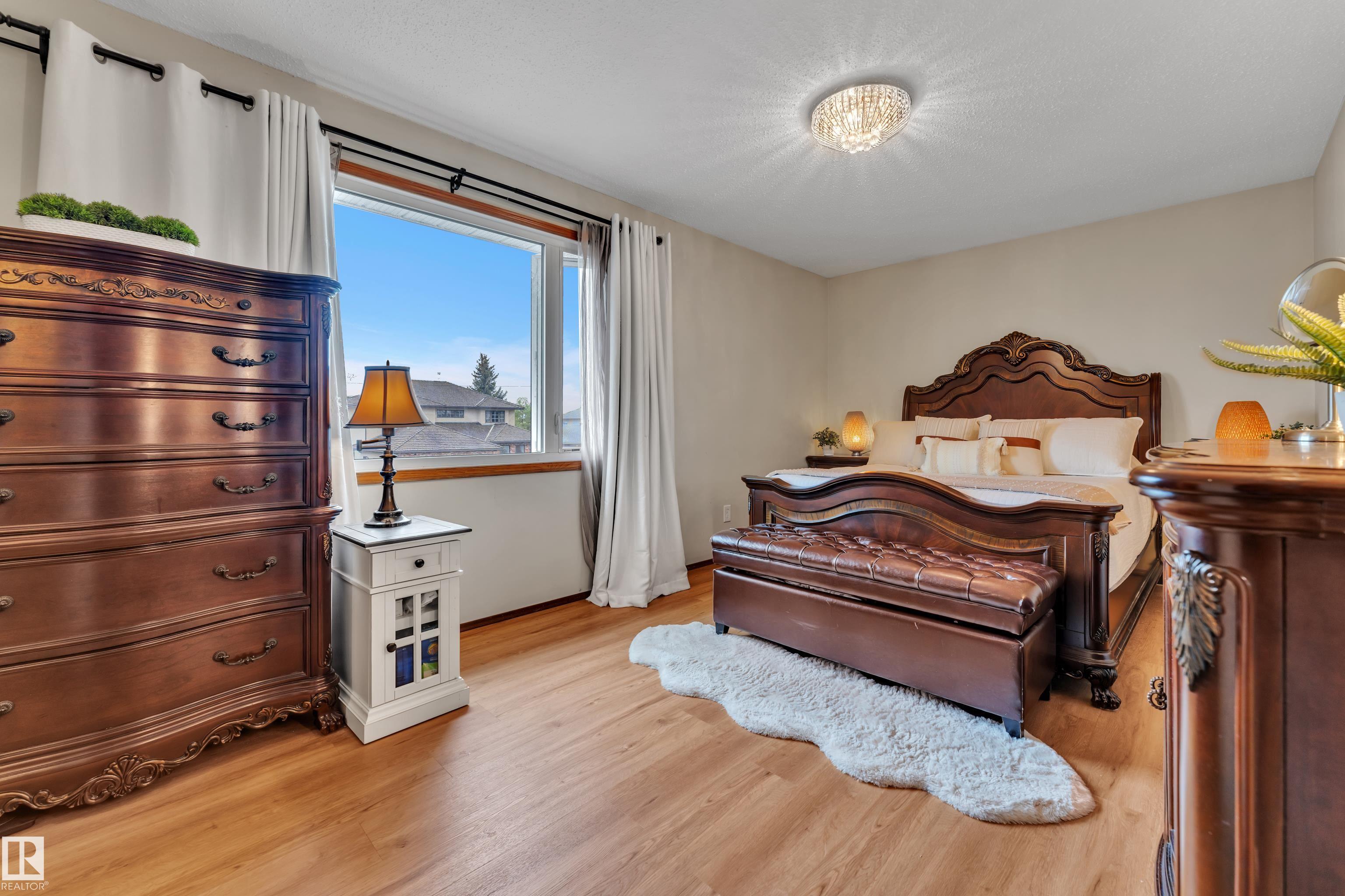 Photo 26 at 10532 154 Avenue NW, Beaumaris, Edmonton