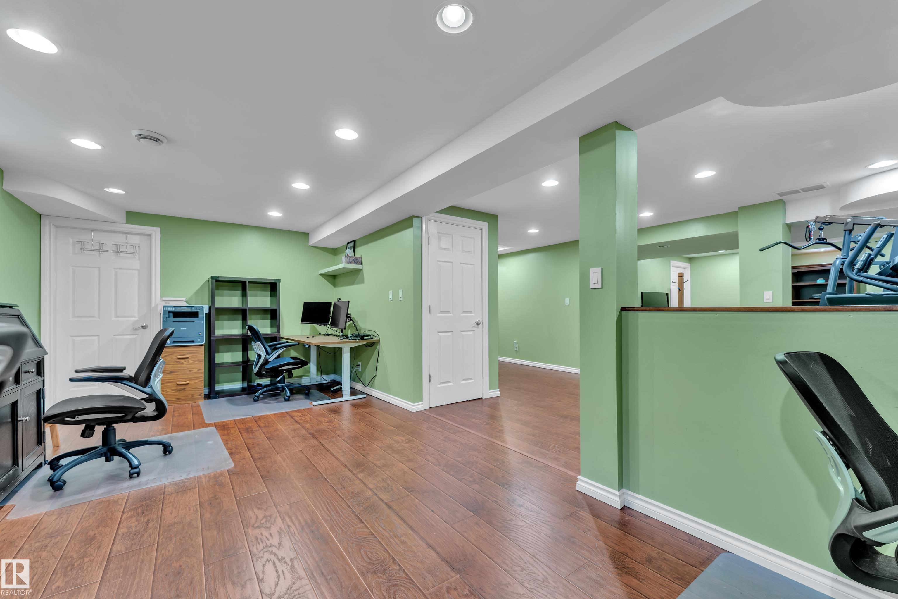 Photo 39 at 10532 154 Avenue NW, Beaumaris, Edmonton