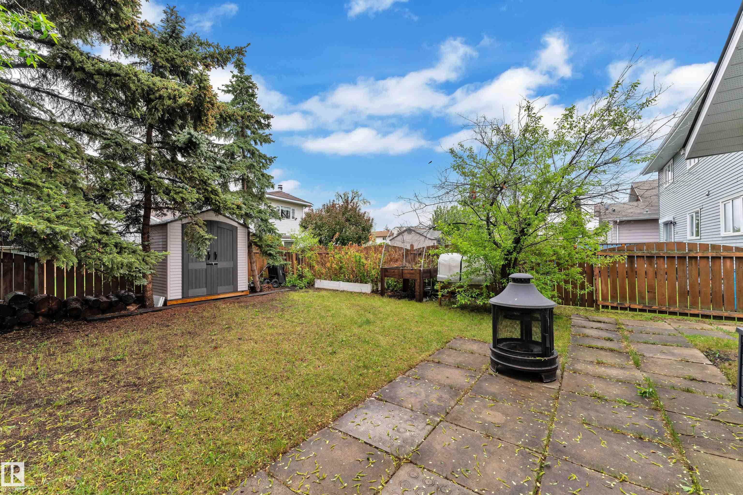 Photo 46 at 10532 154 Avenue NW, Beaumaris, Edmonton