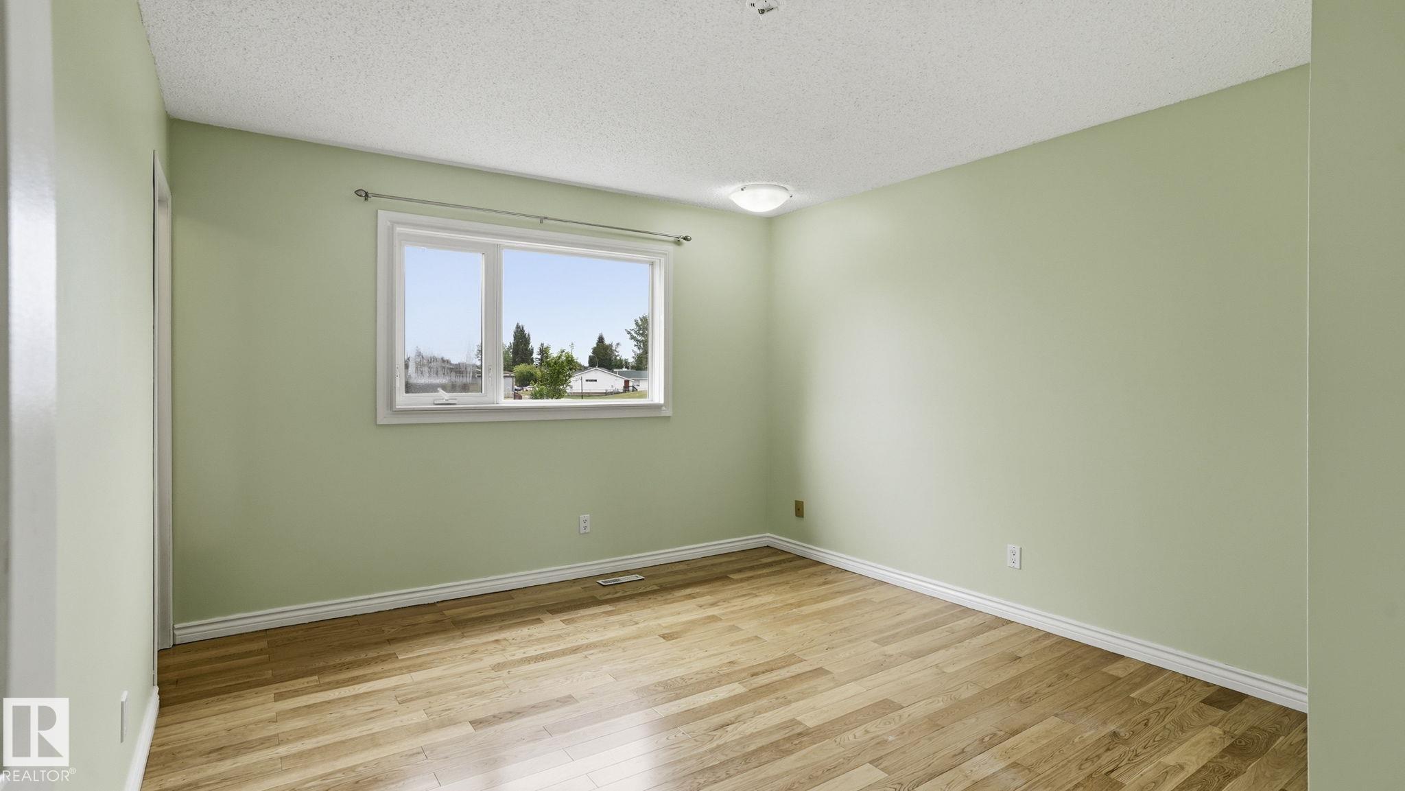 Photo 13 at 4309 47 Street, Beau Meadow, Beaumont