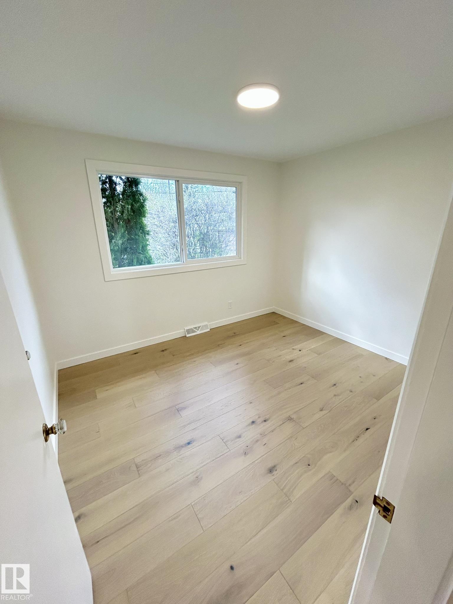 Photo 22 at 8516 64 Avenue NW, Argyll, Edmonton