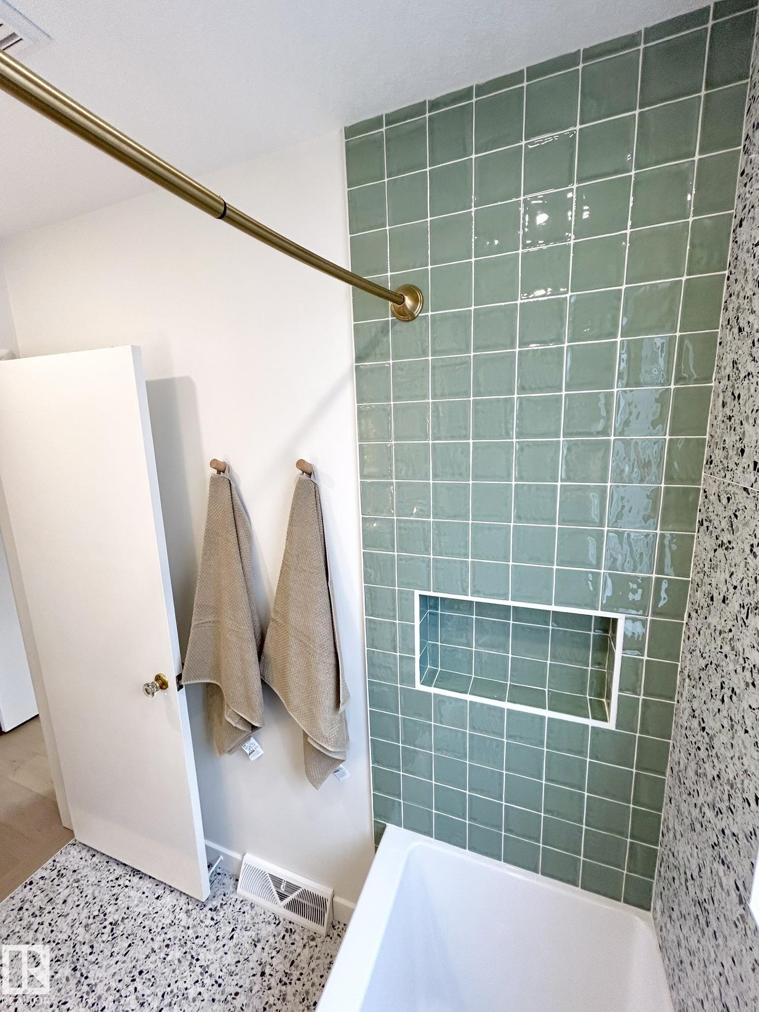 Photo 30 at 8516 64 Avenue NW, Argyll, Edmonton
