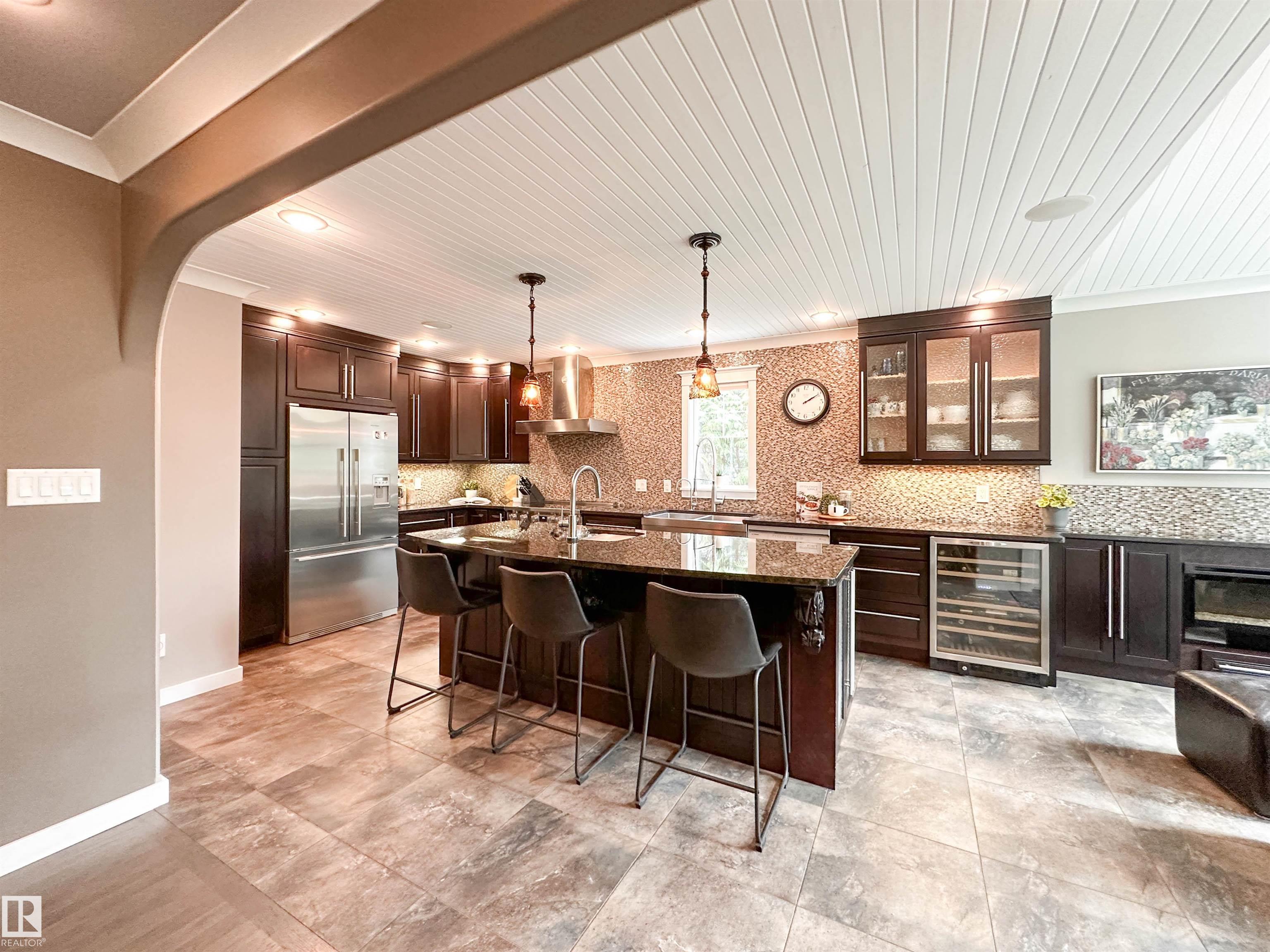 3 Laird Place, Lacombe Park, St. Albert