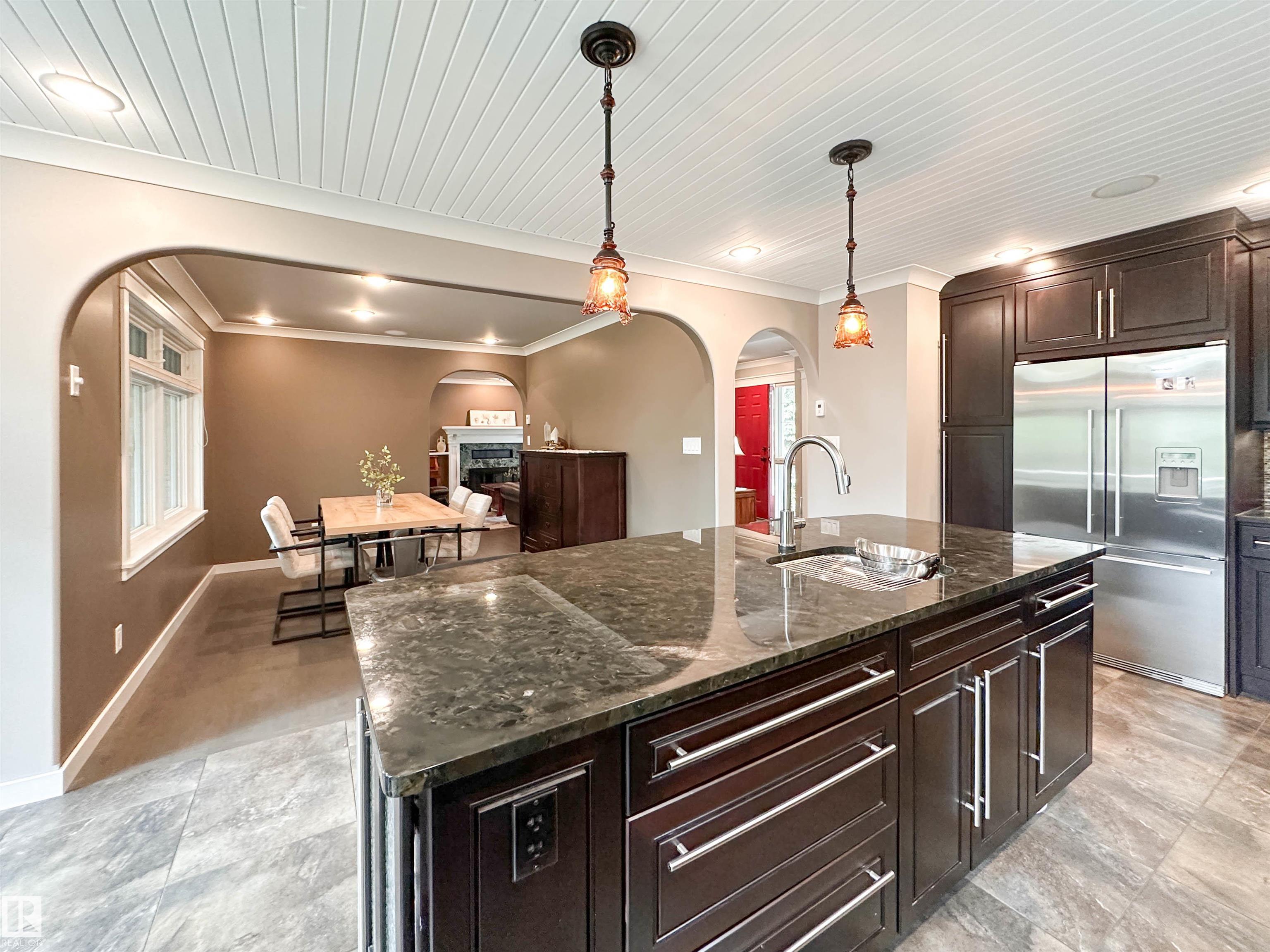 Photo 10 at 3 Laird Place, Lacombe Park, St. Albert