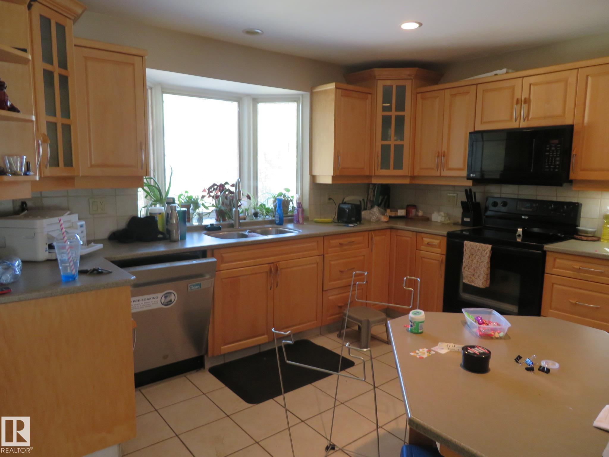 Photo 14 at 10720 57 Avenue NW, Pleasantview, Edmonton