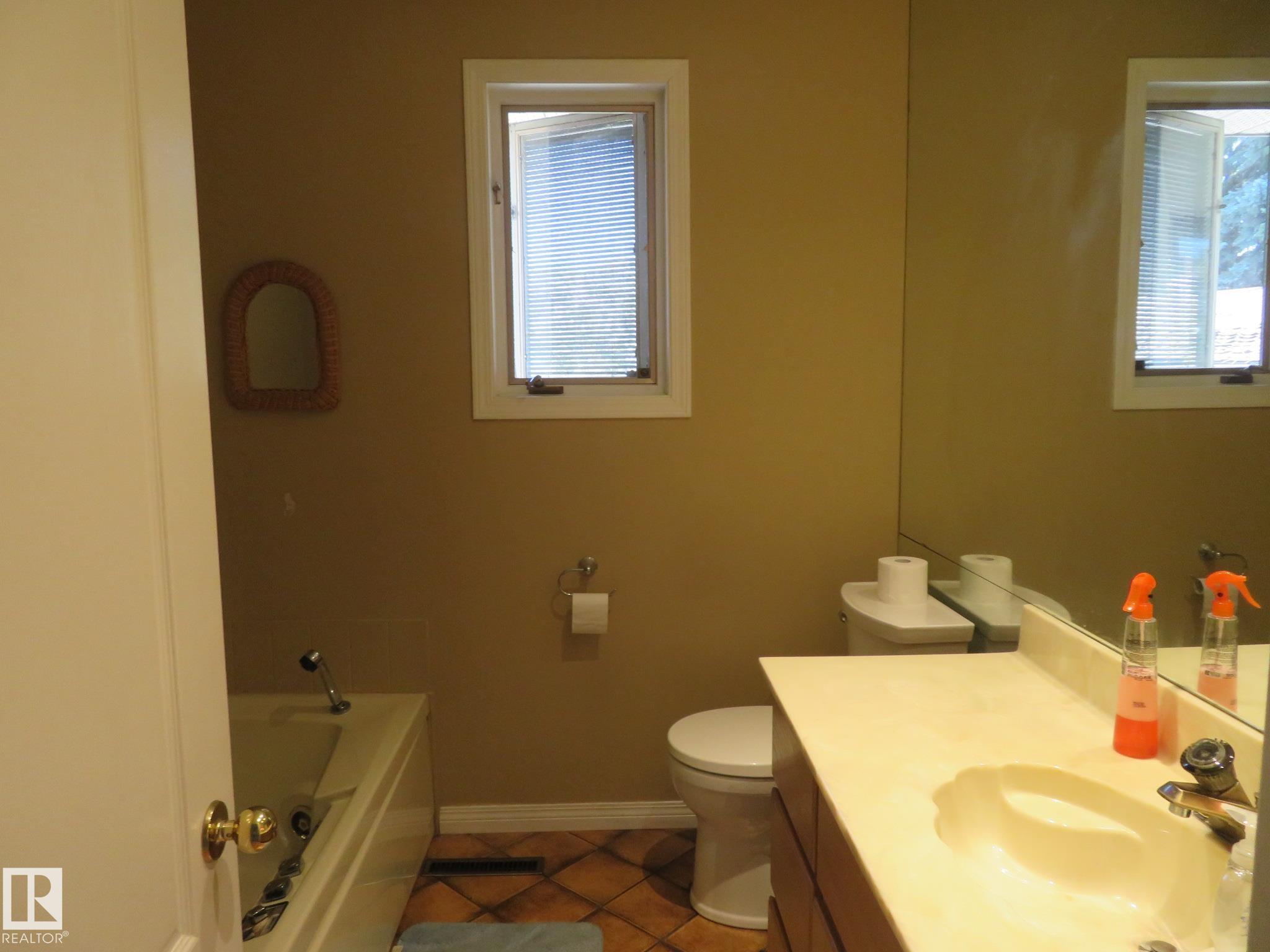 Photo 25 at 10720 57 Avenue NW, Pleasantview, Edmonton