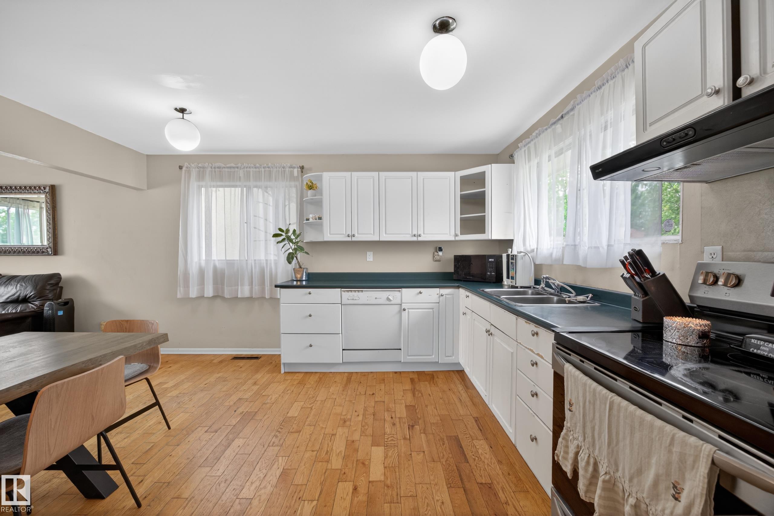 Photo 15 at 5216 104a Street NW, Pleasantview, Edmonton