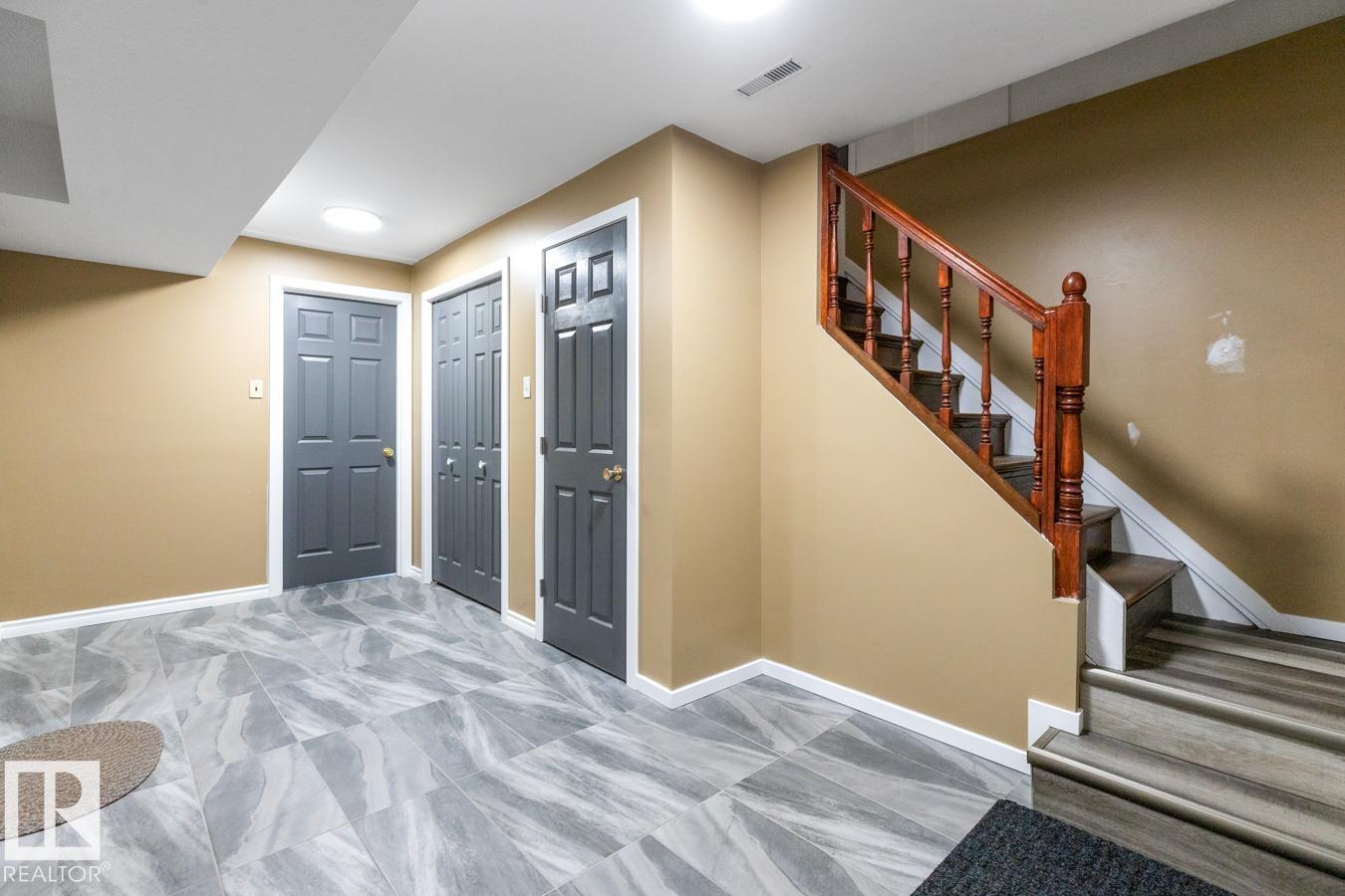 Photo 25 at 6303 89 Avenue NW, Kenilworth, Edmonton