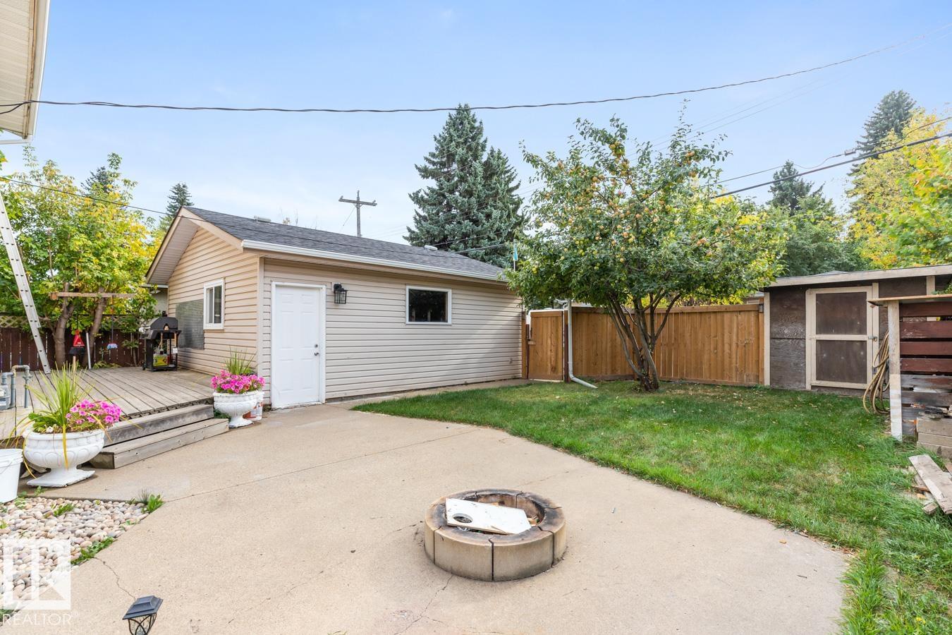 Photo 39 at 6303 89 Avenue NW, Kenilworth, Edmonton