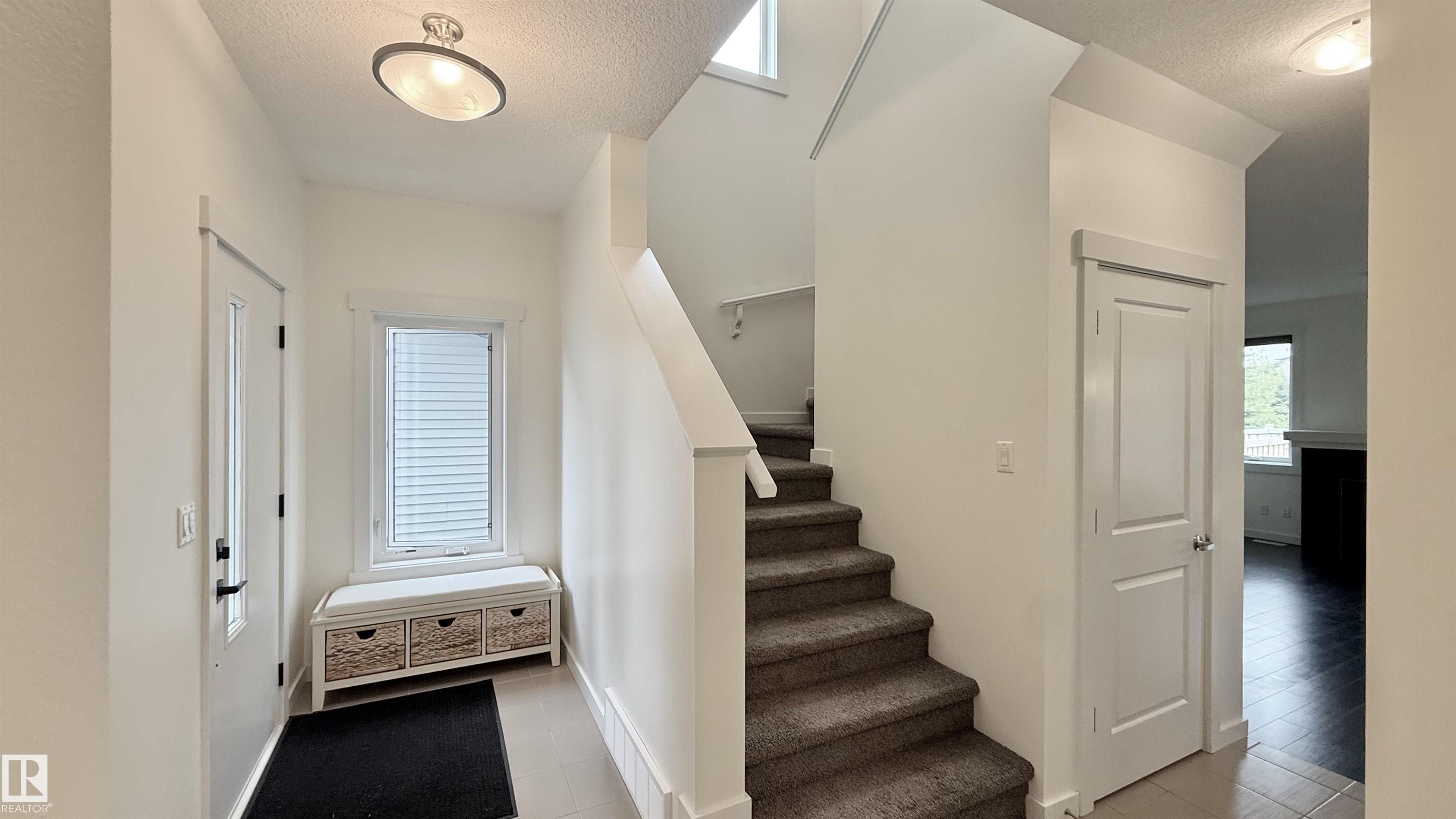 3962 Claxton Loop SW, Chappelle Area, Edmonton
