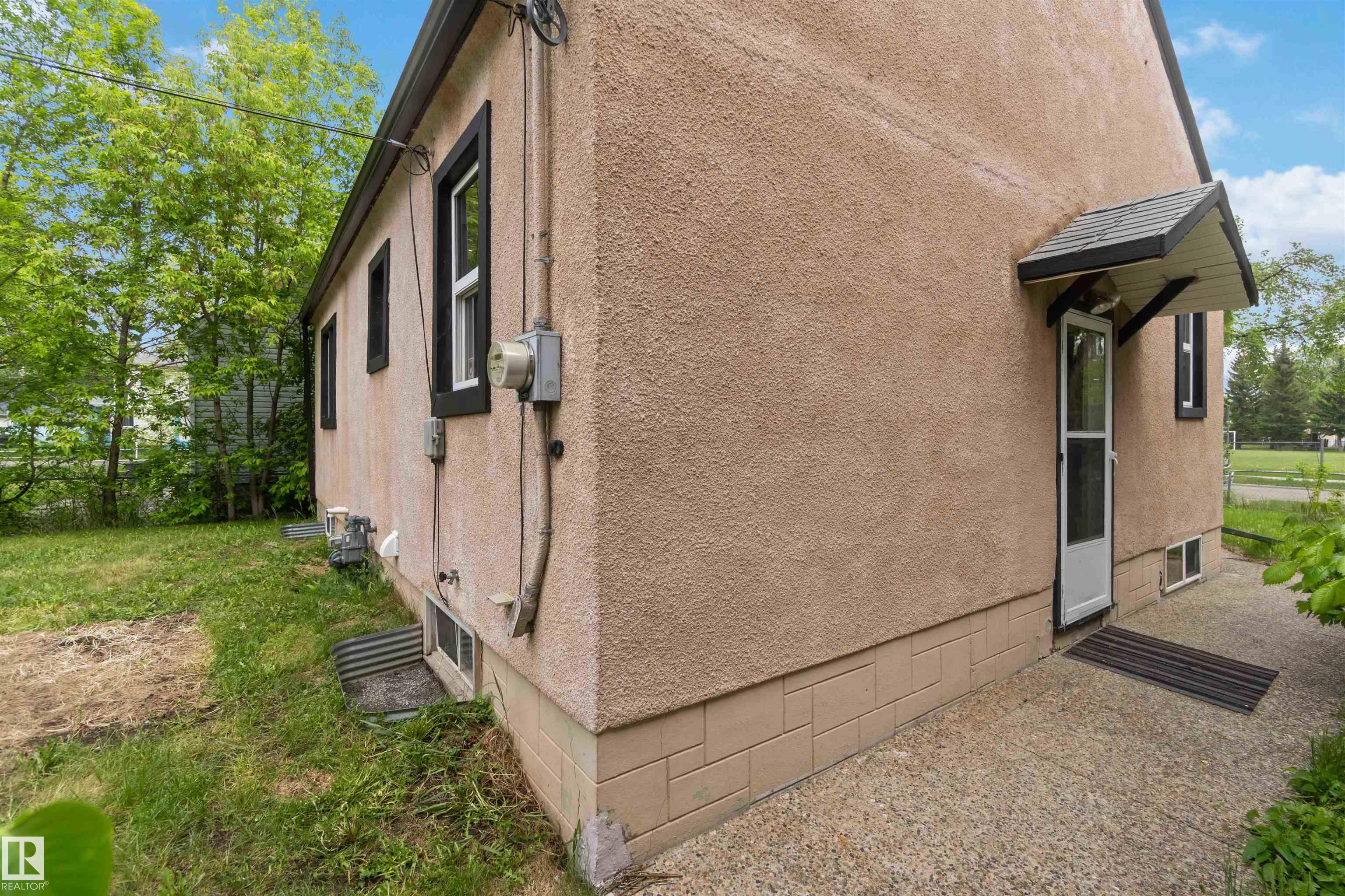 Photo 35 at 11842 93 Street NW, Alberta Avenue, Edmonton