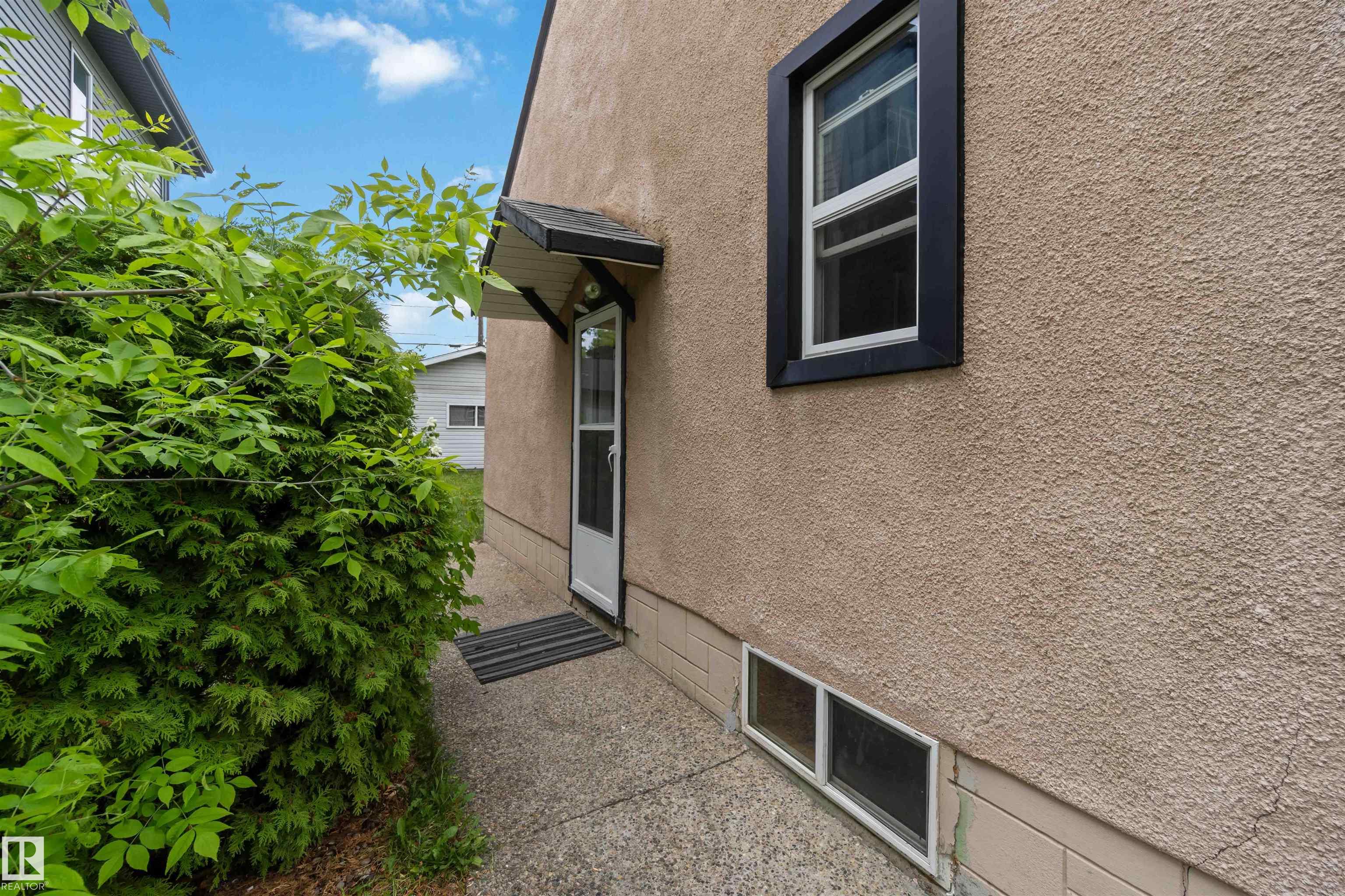 Photo 36 at 11842 93 Street NW, Alberta Avenue, Edmonton