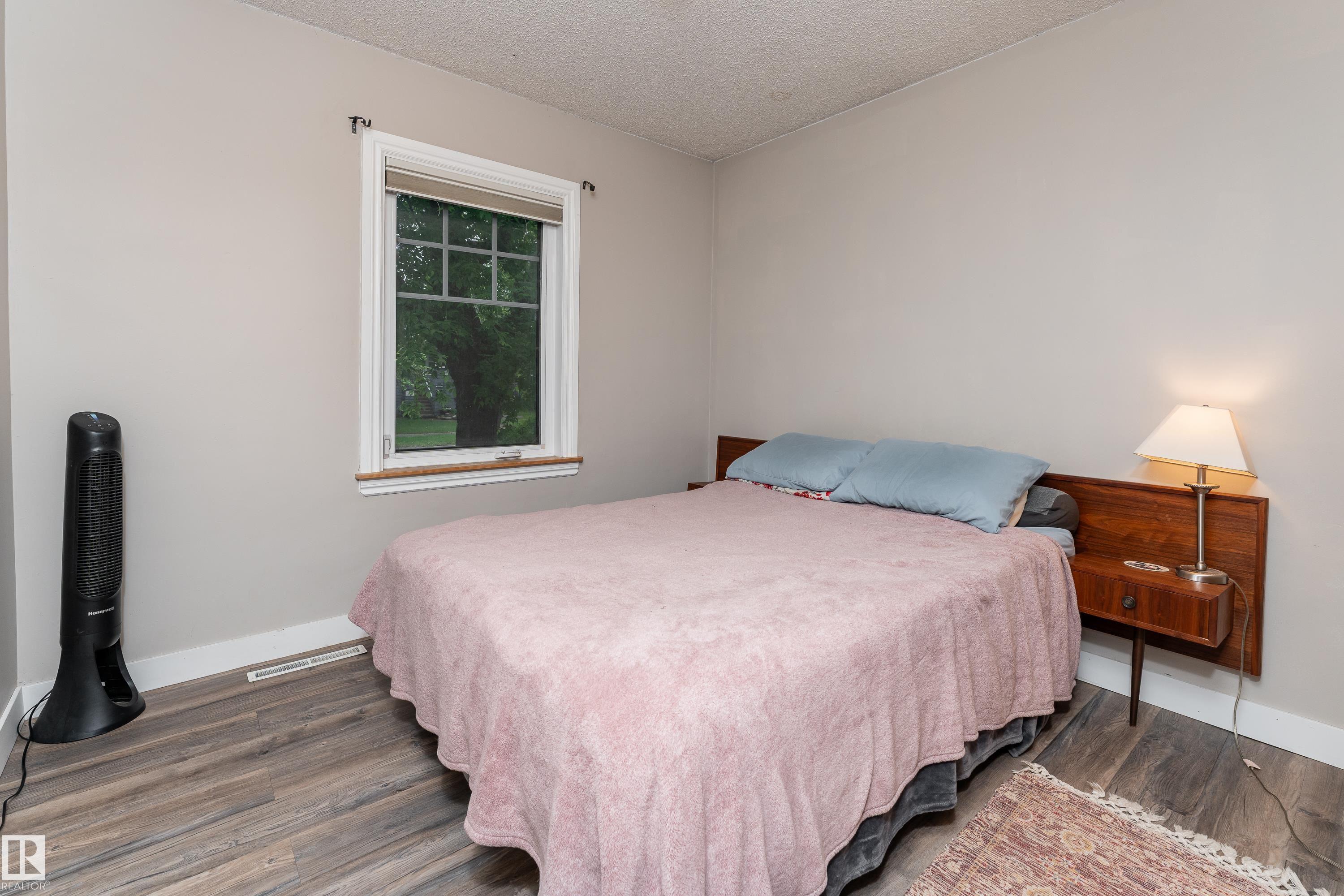 Photo 12 at 11228 67 Street NW, Bellevue, Edmonton