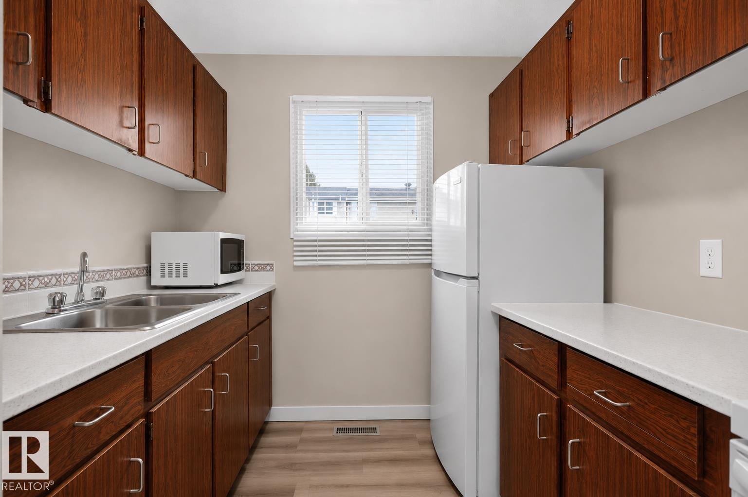 Photo 6 at 11368 139 Avenue NW, Carlisle, Edmonton