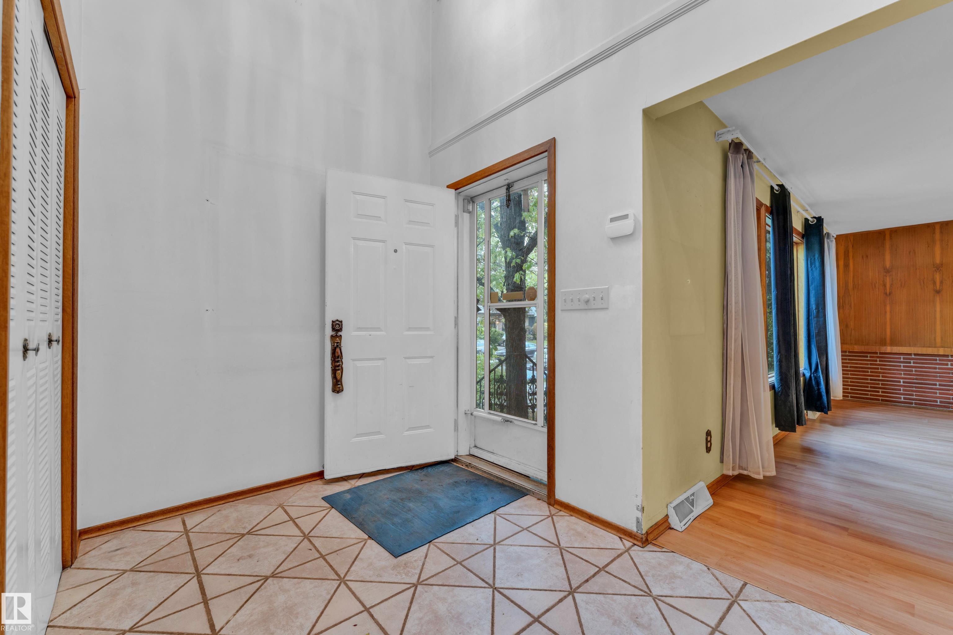 10819 54 Avenue NW, Pleasantview, Edmonton