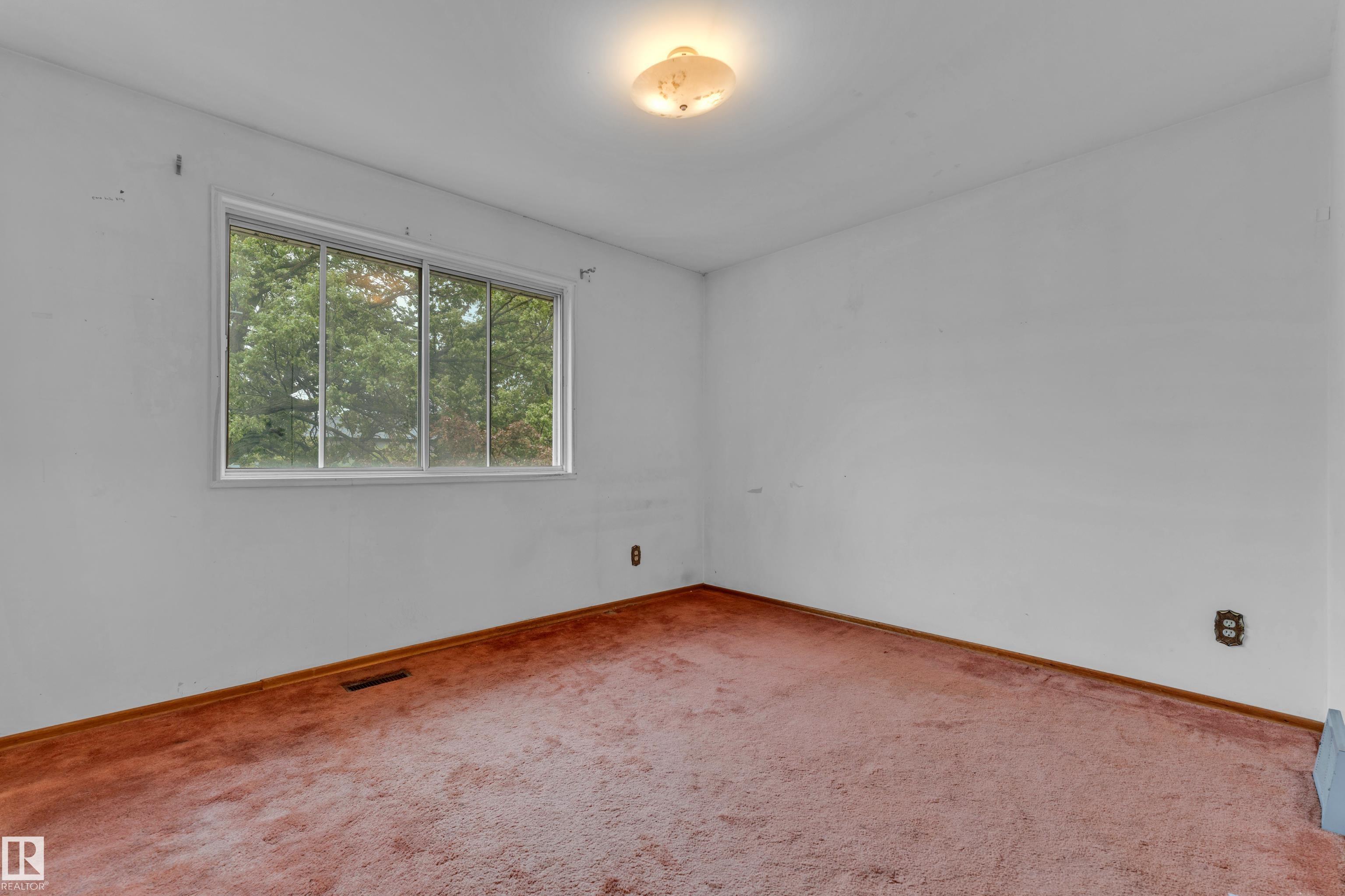 Photo 24 at 10819 54 Avenue NW, Pleasantview, Edmonton