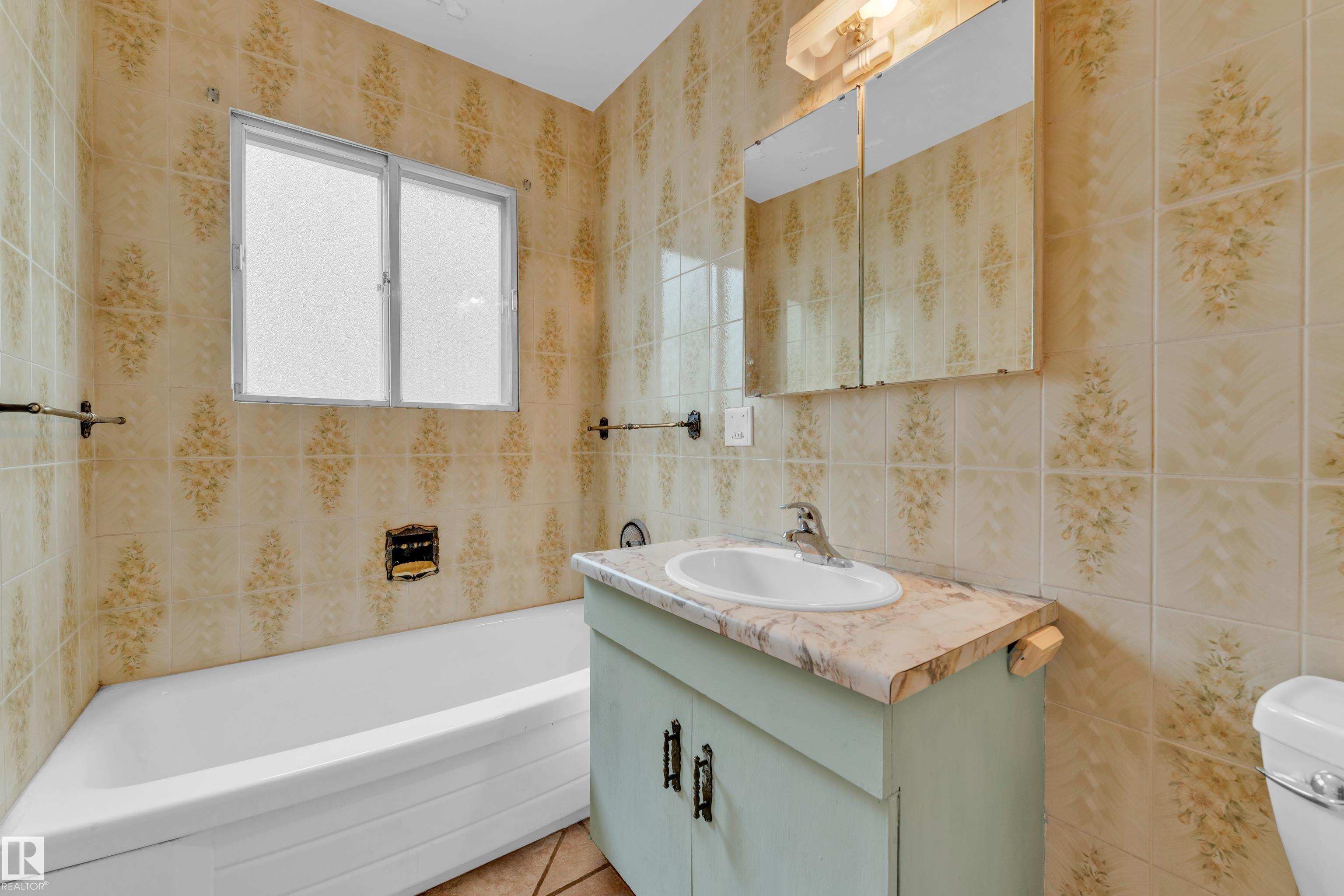 Photo 35 at 10819 54 Avenue NW, Pleasantview, Edmonton