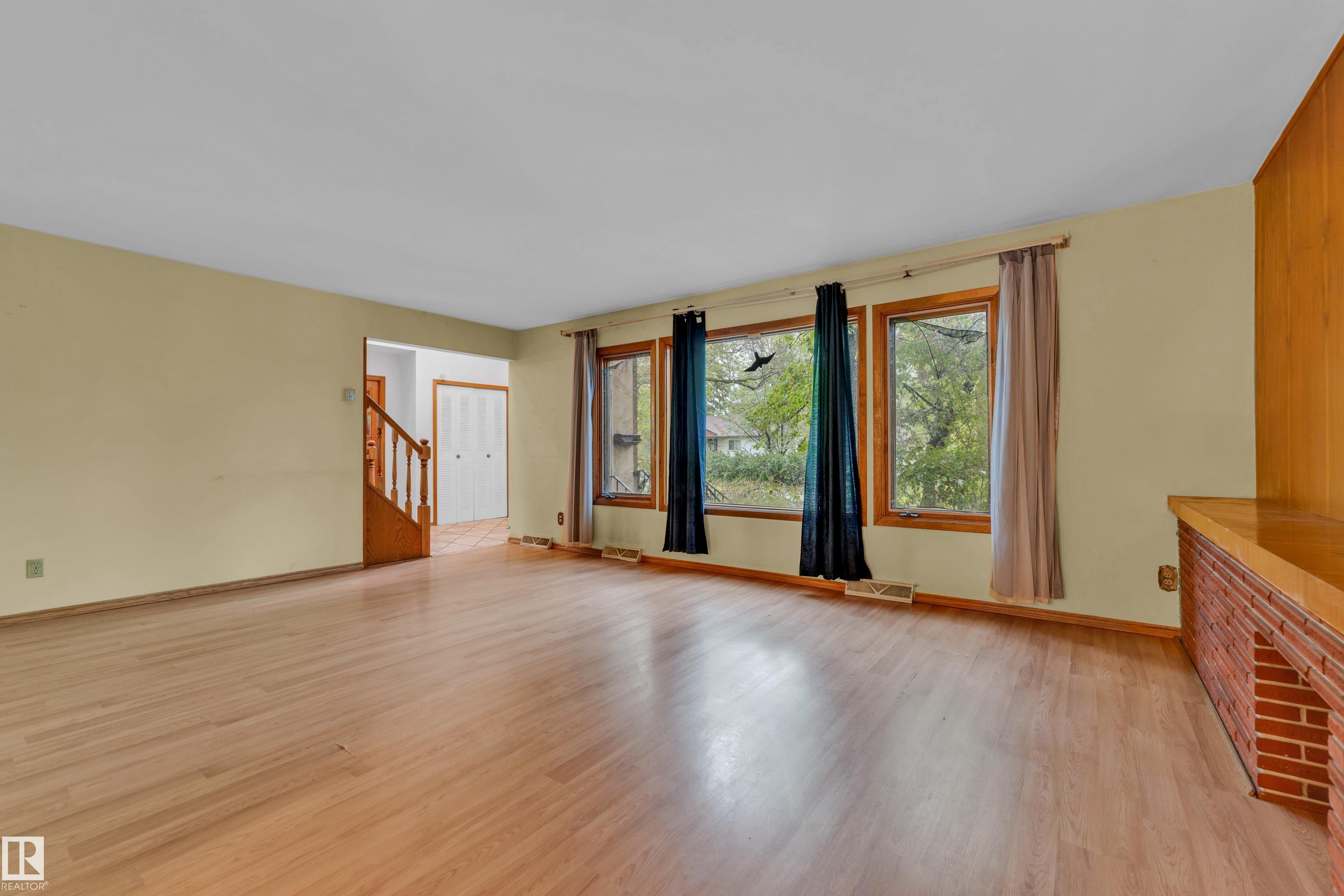Photo 6 at 10819 54 Avenue NW, Pleasantview, Edmonton