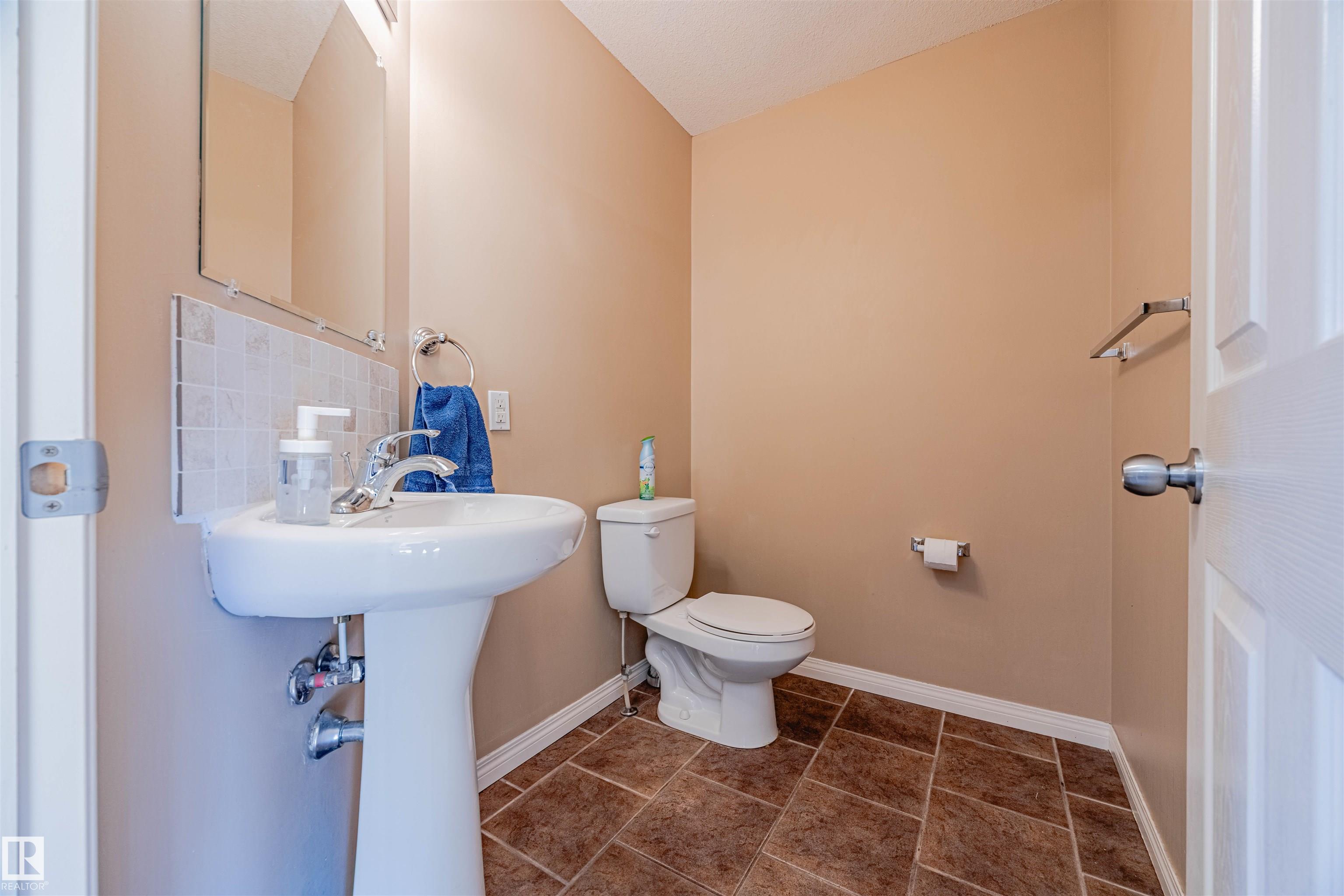 Photo 11 at 405 - 178 Bridgeport Boulevard, Bridgeport, Leduc