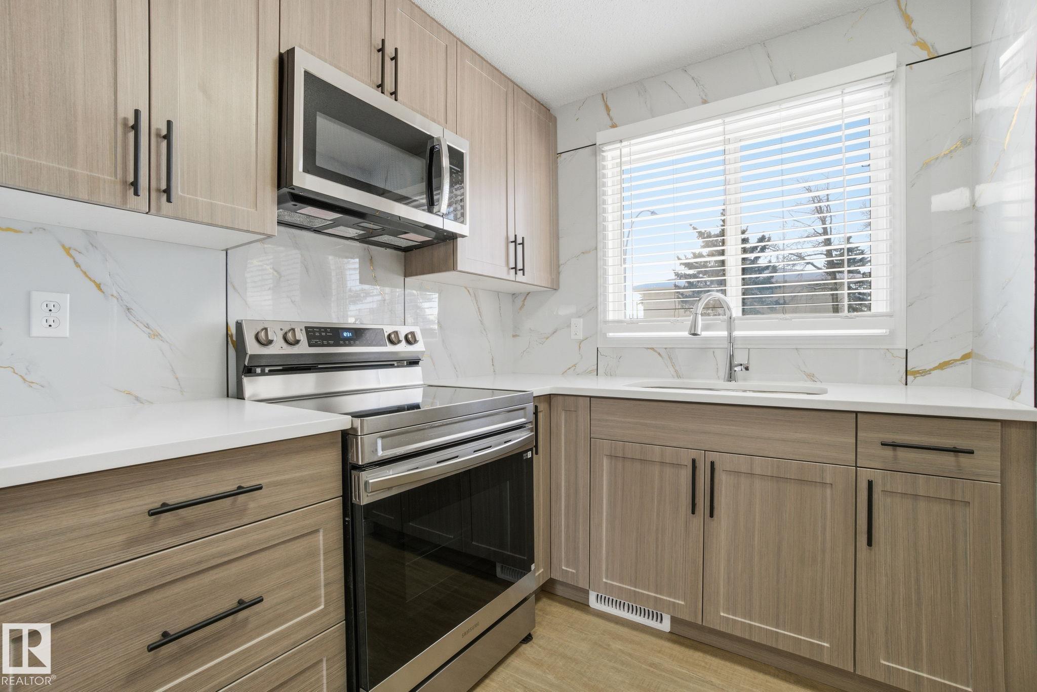 Photo 12 at 5538 145 Avenue NW, Casselman, Edmonton