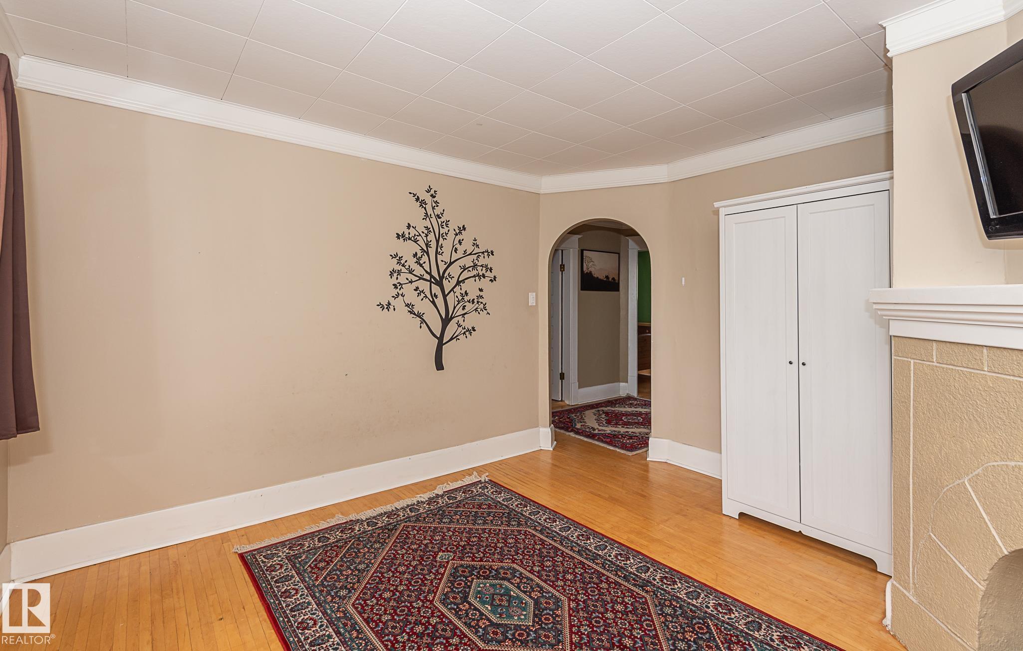 Photo 18 at 9623 110a Avenue NW, Mccauley, Edmonton