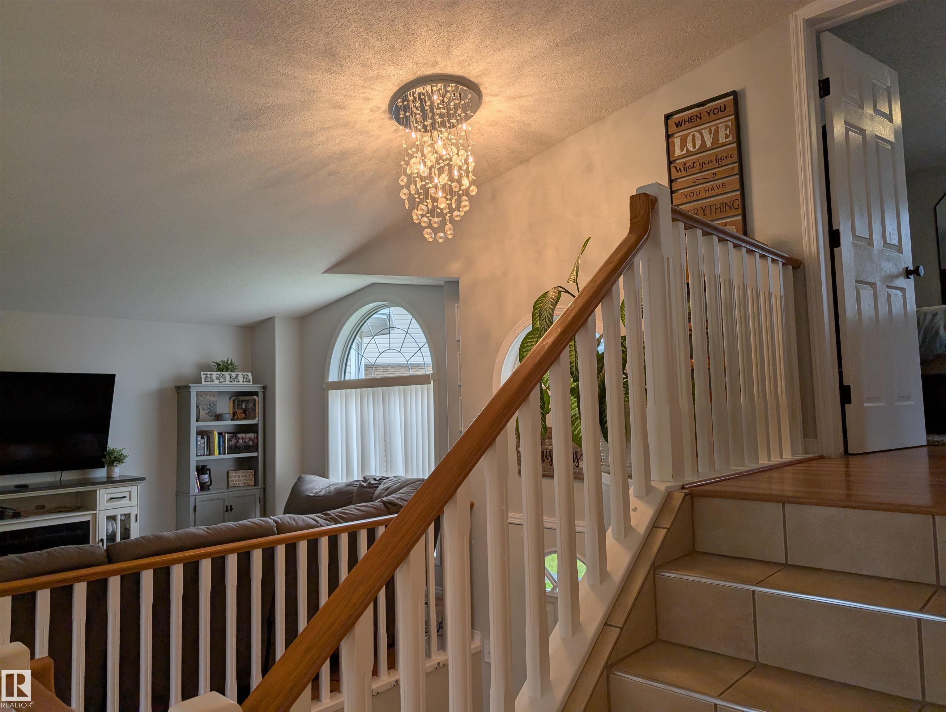 Photo 21 at 1113 Hermitage Road NW, Overlanders, Edmonton