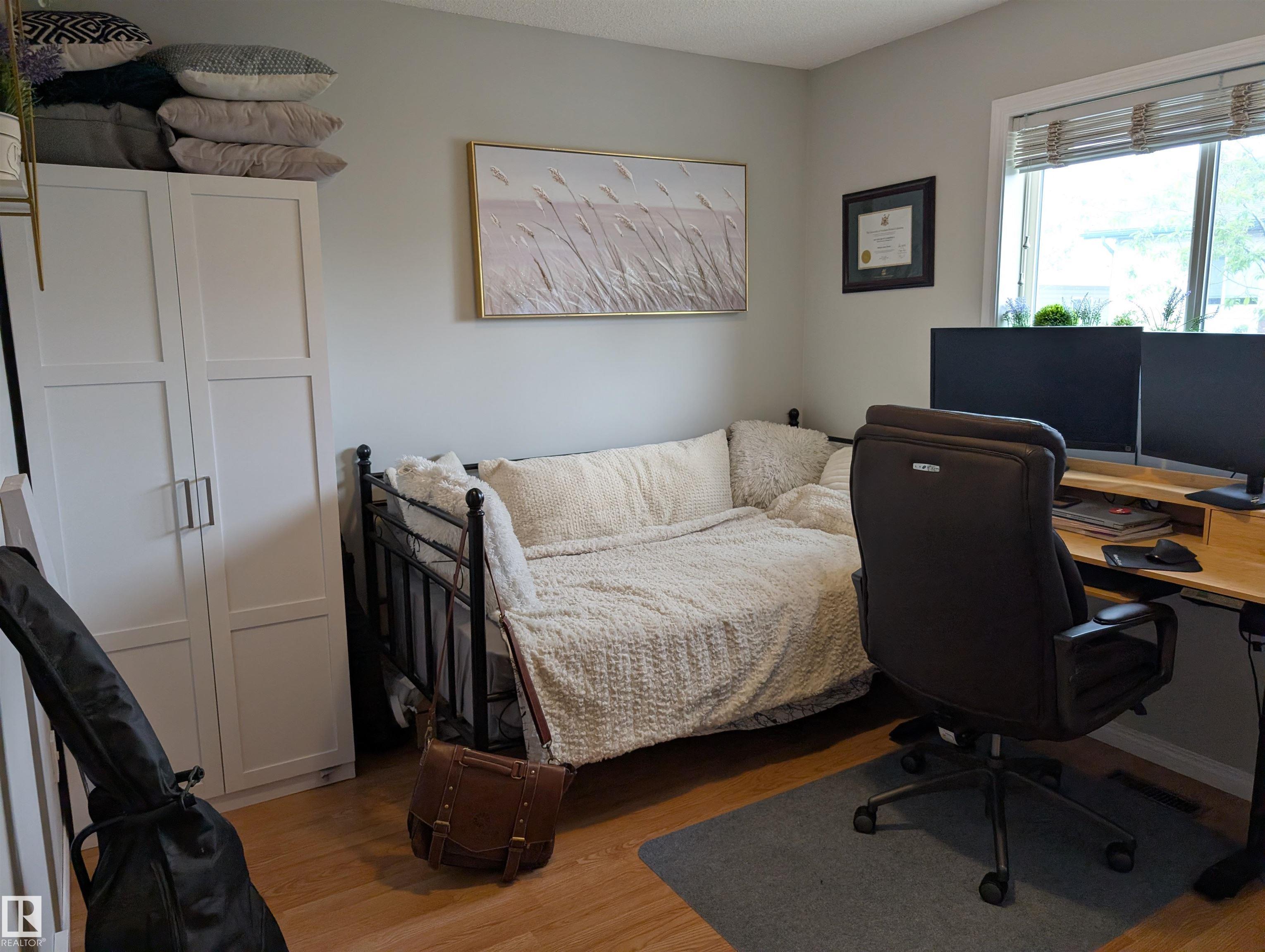 Photo 23 at 1113 Hermitage Road NW, Overlanders, Edmonton