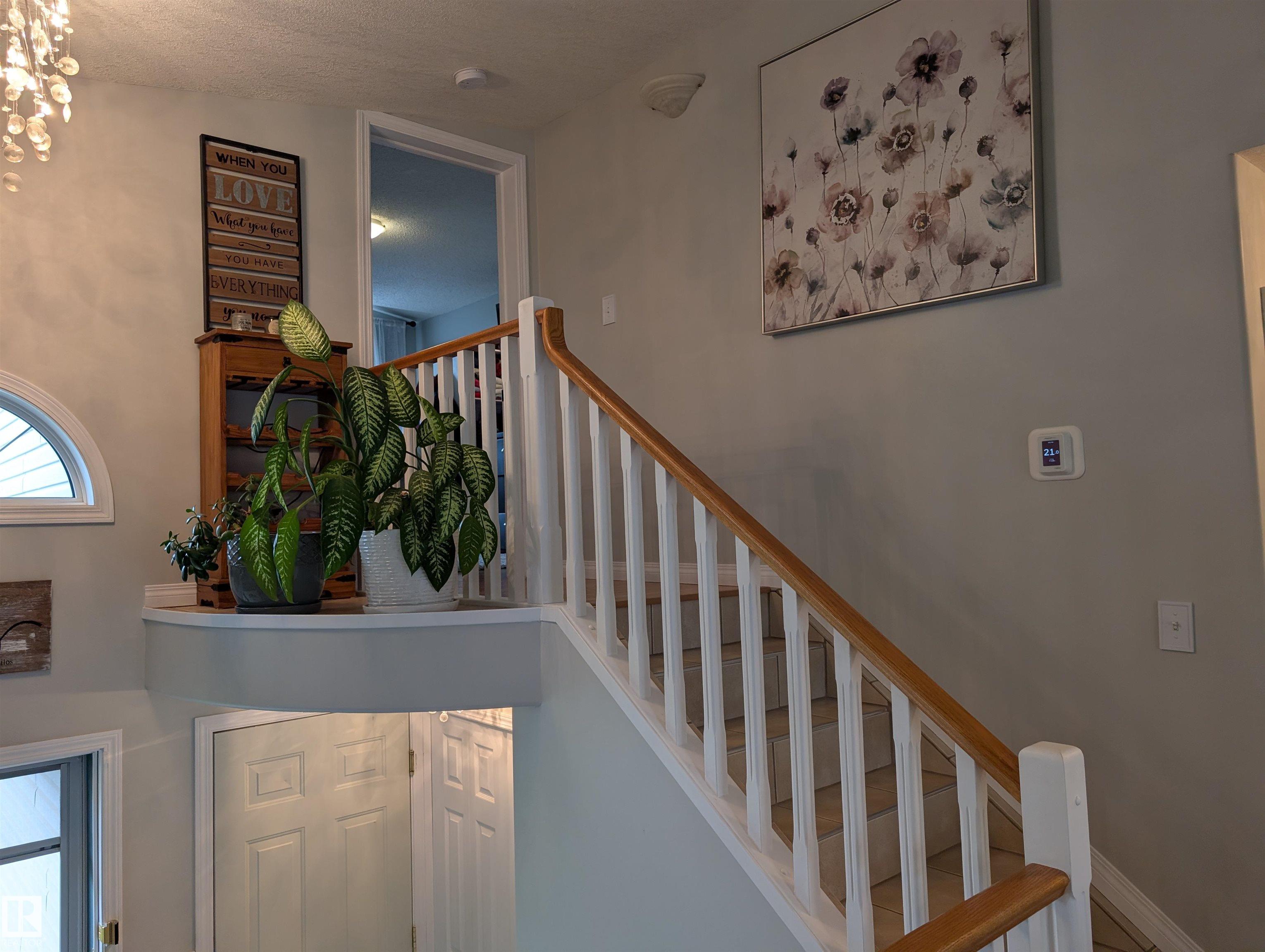 Photo 8 at 1113 Hermitage Road NW, Overlanders, Edmonton