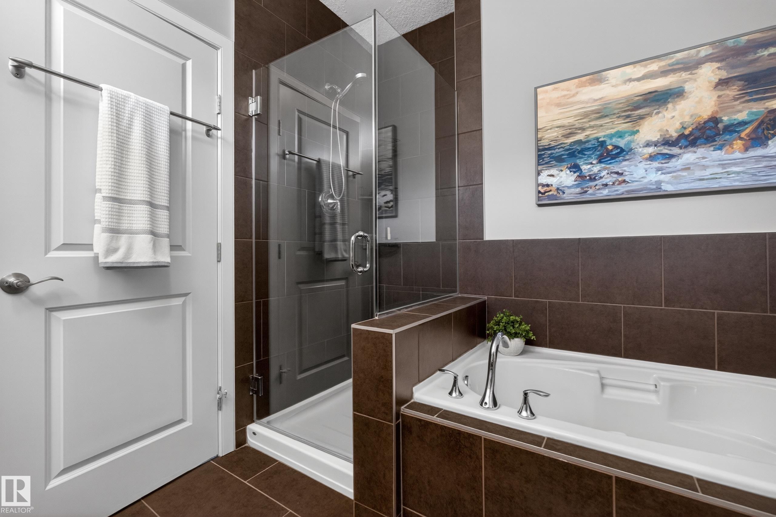 Photo 11 at 624 Cantor Landing SW, Callaghan, Edmonton