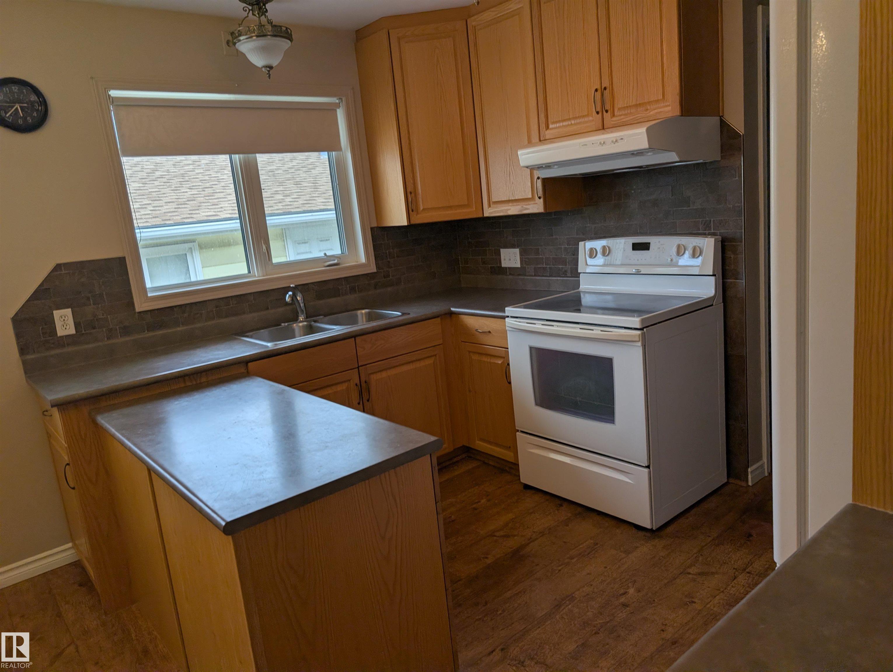 Photo 7 at 9443 75 Street NW, Ottewell, Edmonton