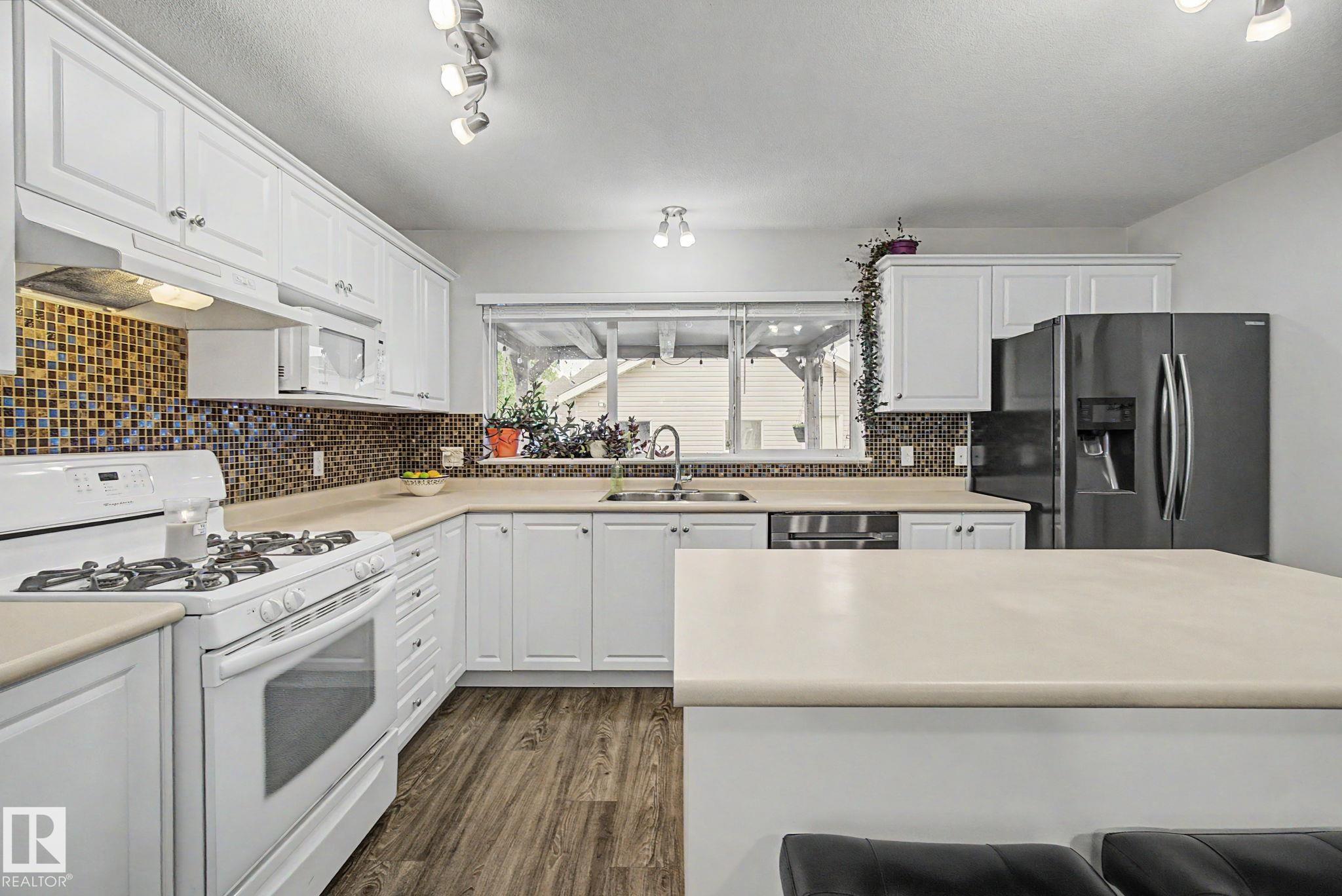 Photo 10 at 4137 Tompkins Way NW, Terwillegar Towne, Edmonton