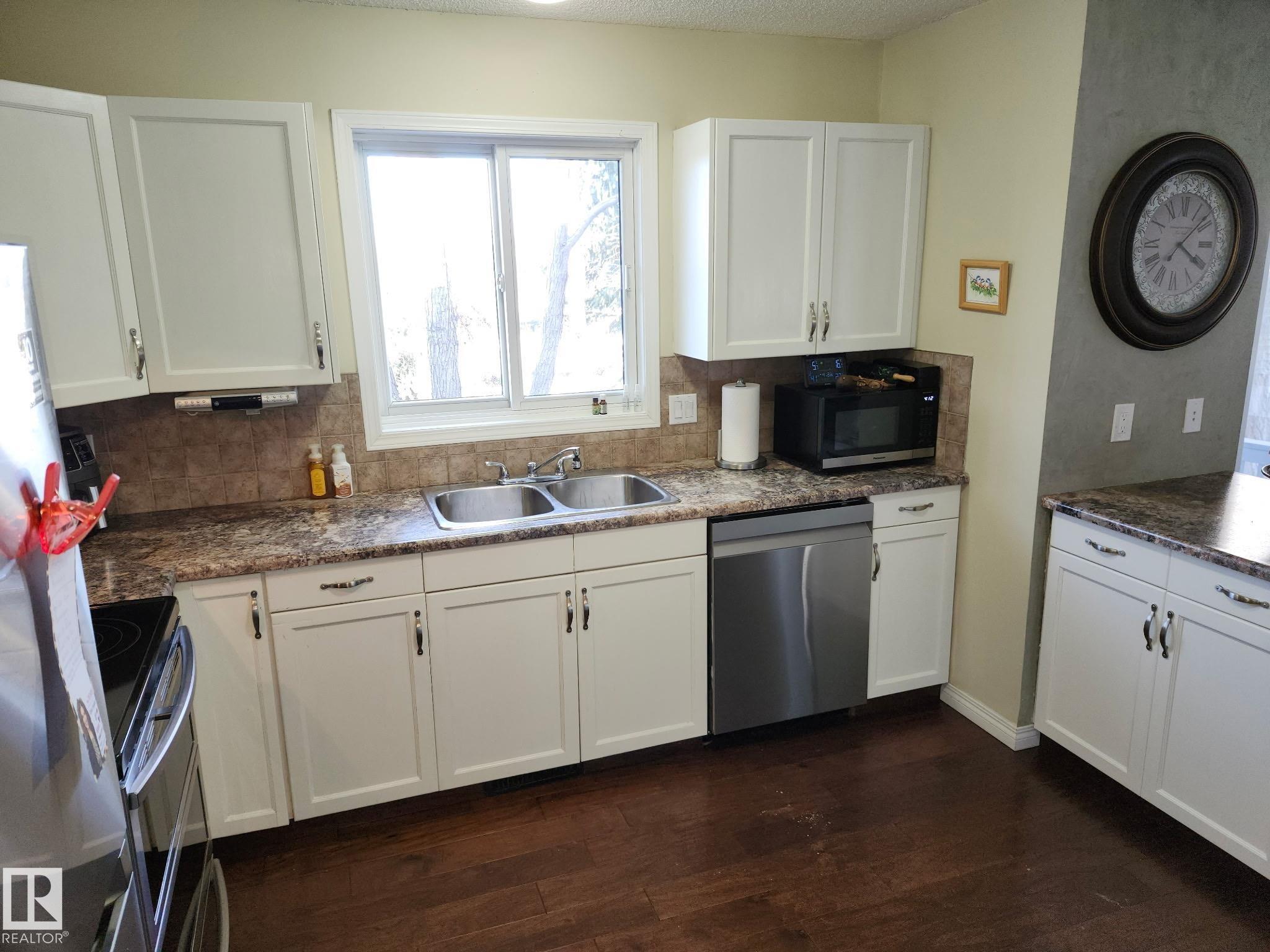 14 - 10 Ritchie Way, Regency Park, Sherwood Park
