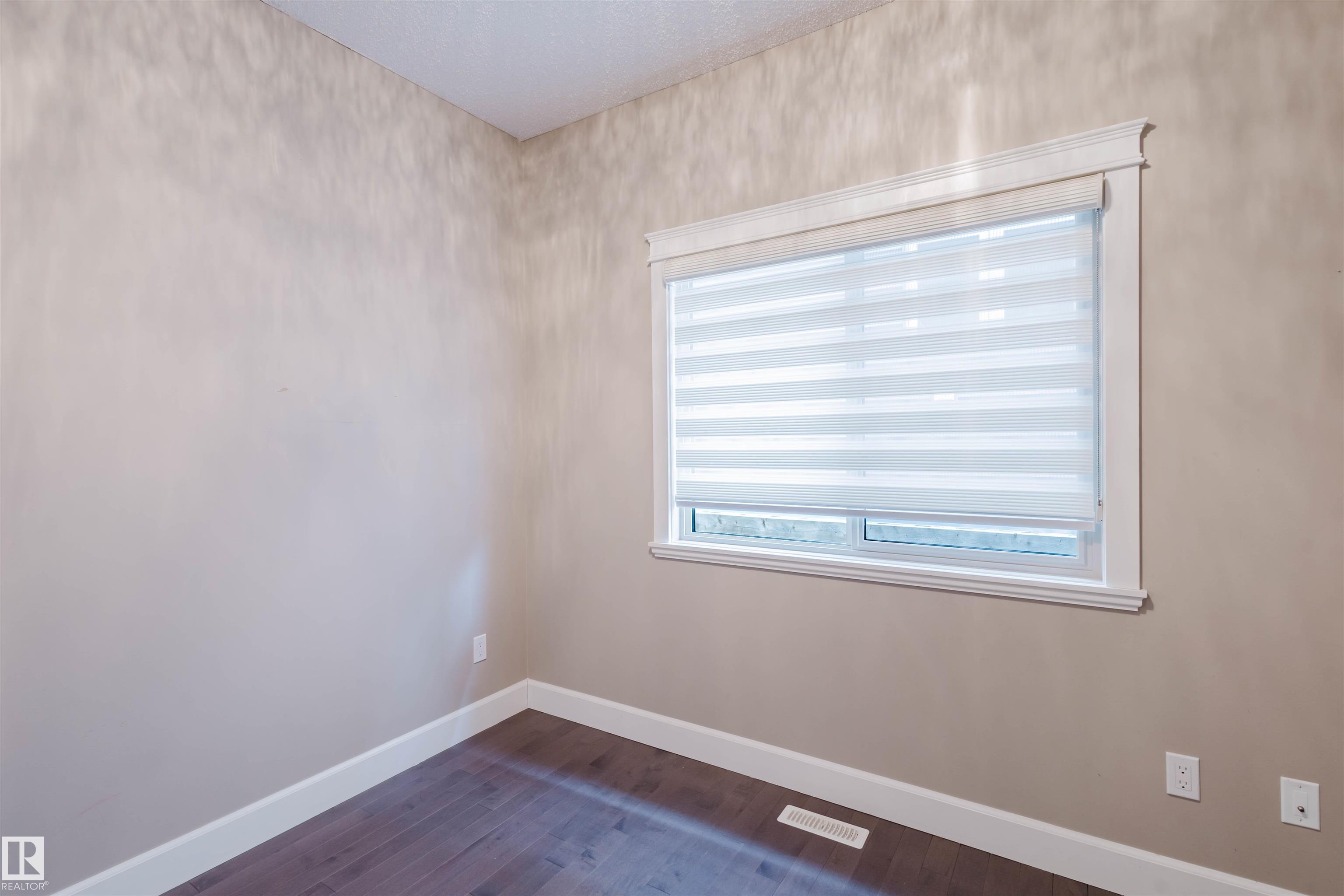 1957 Ainslie Link SW, Ambleside, Edmonton