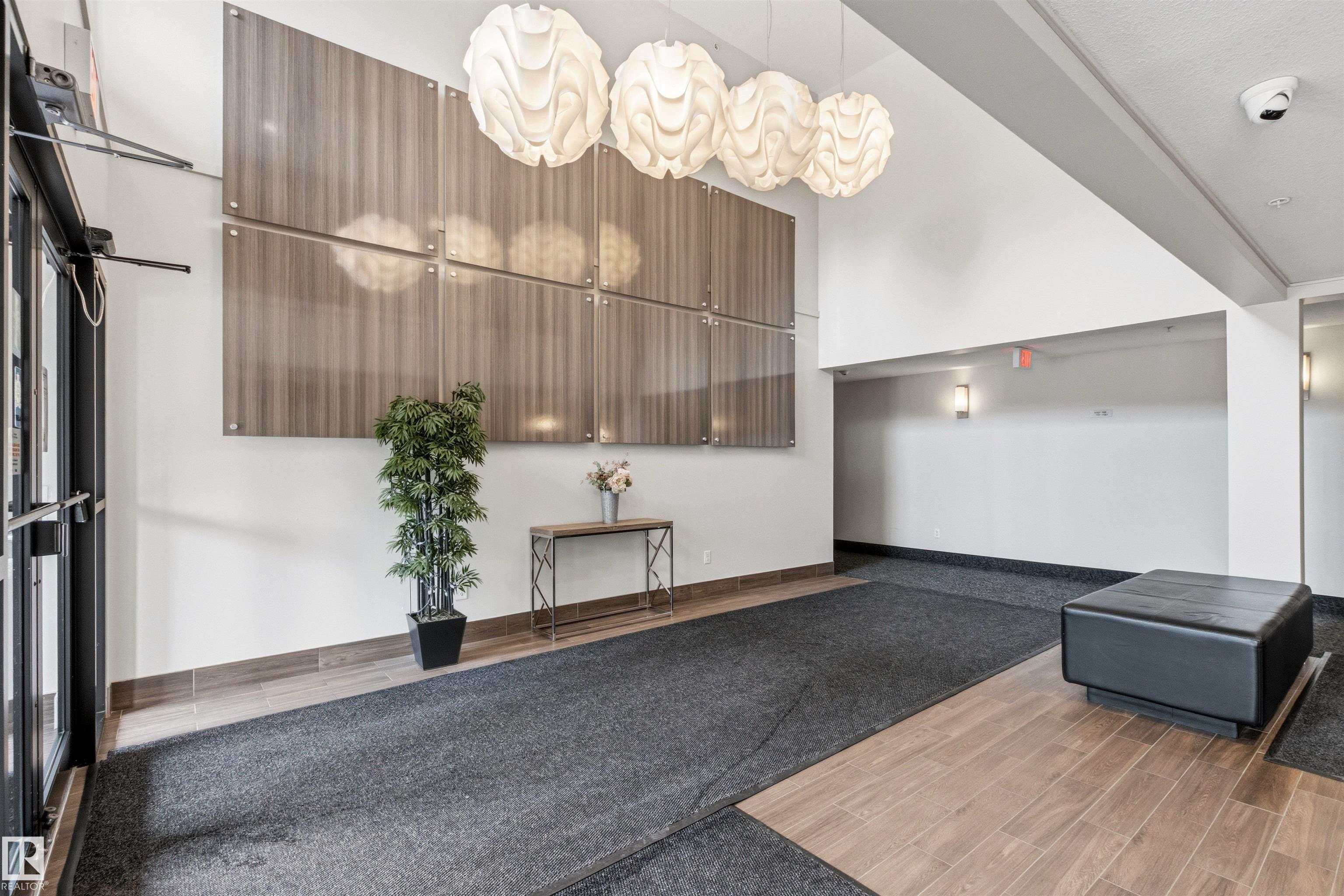 302 - 5510 Schonsee Drive NW, Schonsee, Edmonton