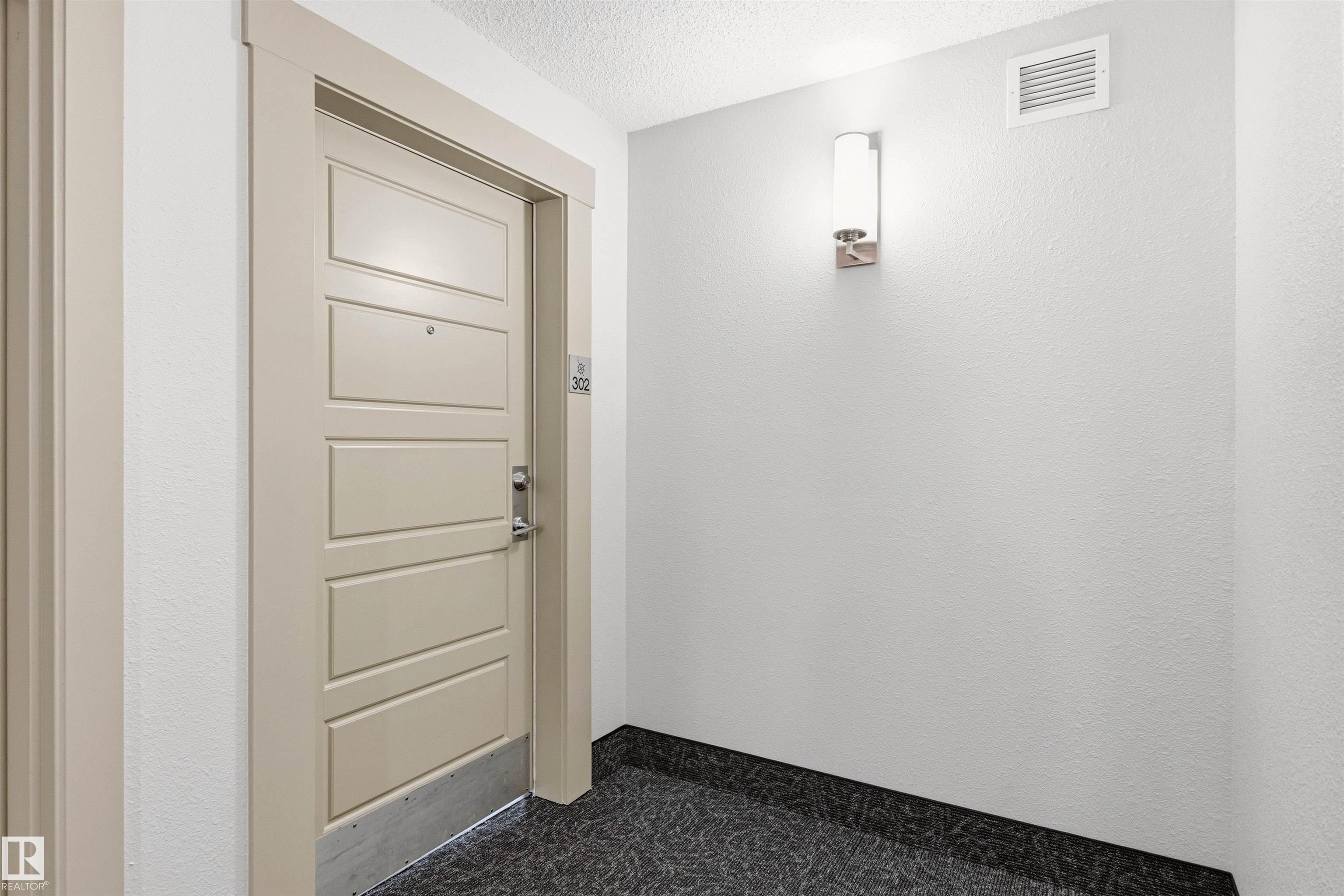 Photo 7 at 302 - 5510 Schonsee Drive NW, Schonsee, Edmonton