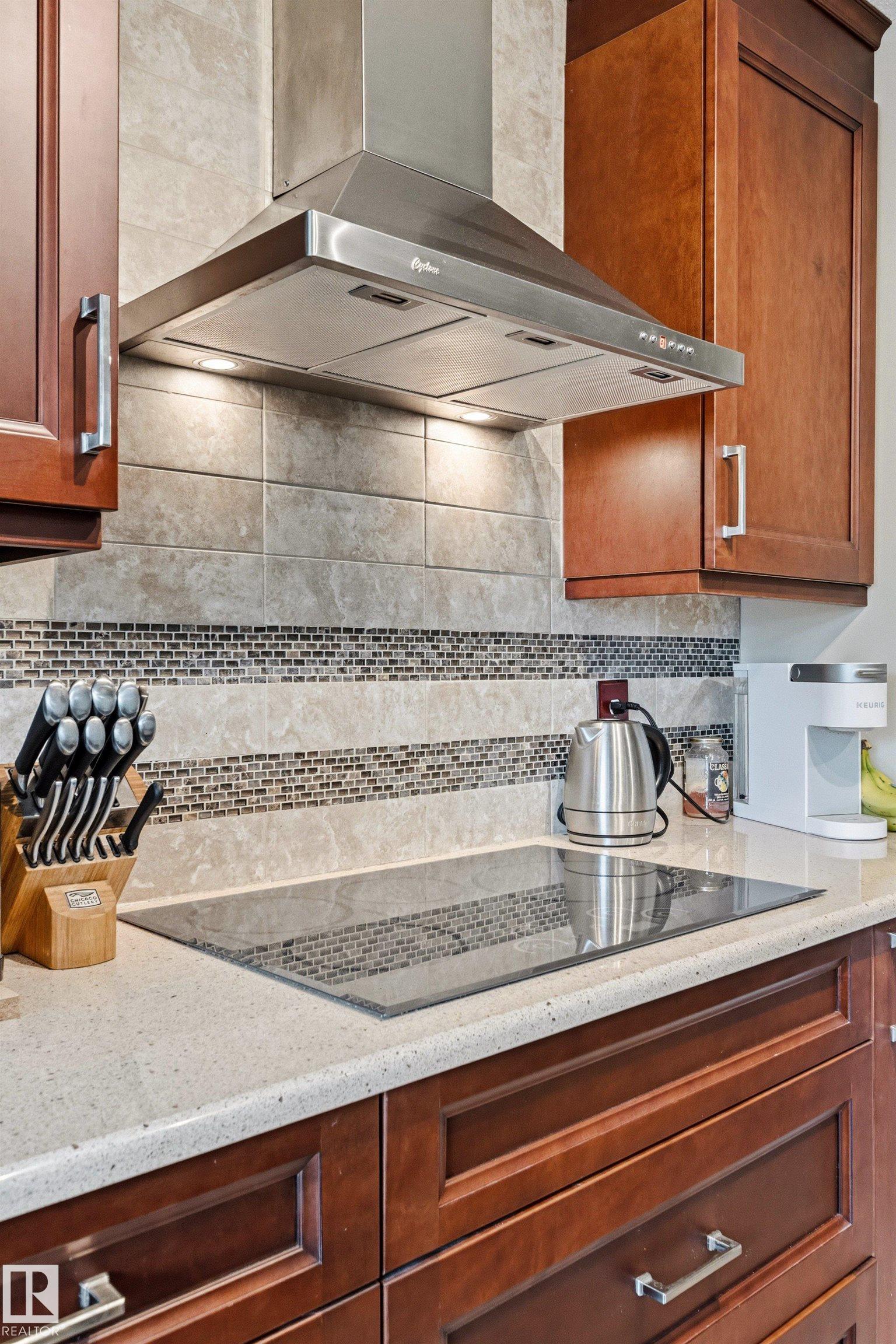 Photo 13 at 32 Lamplight Bay, Legacy Park, Spruce Grove