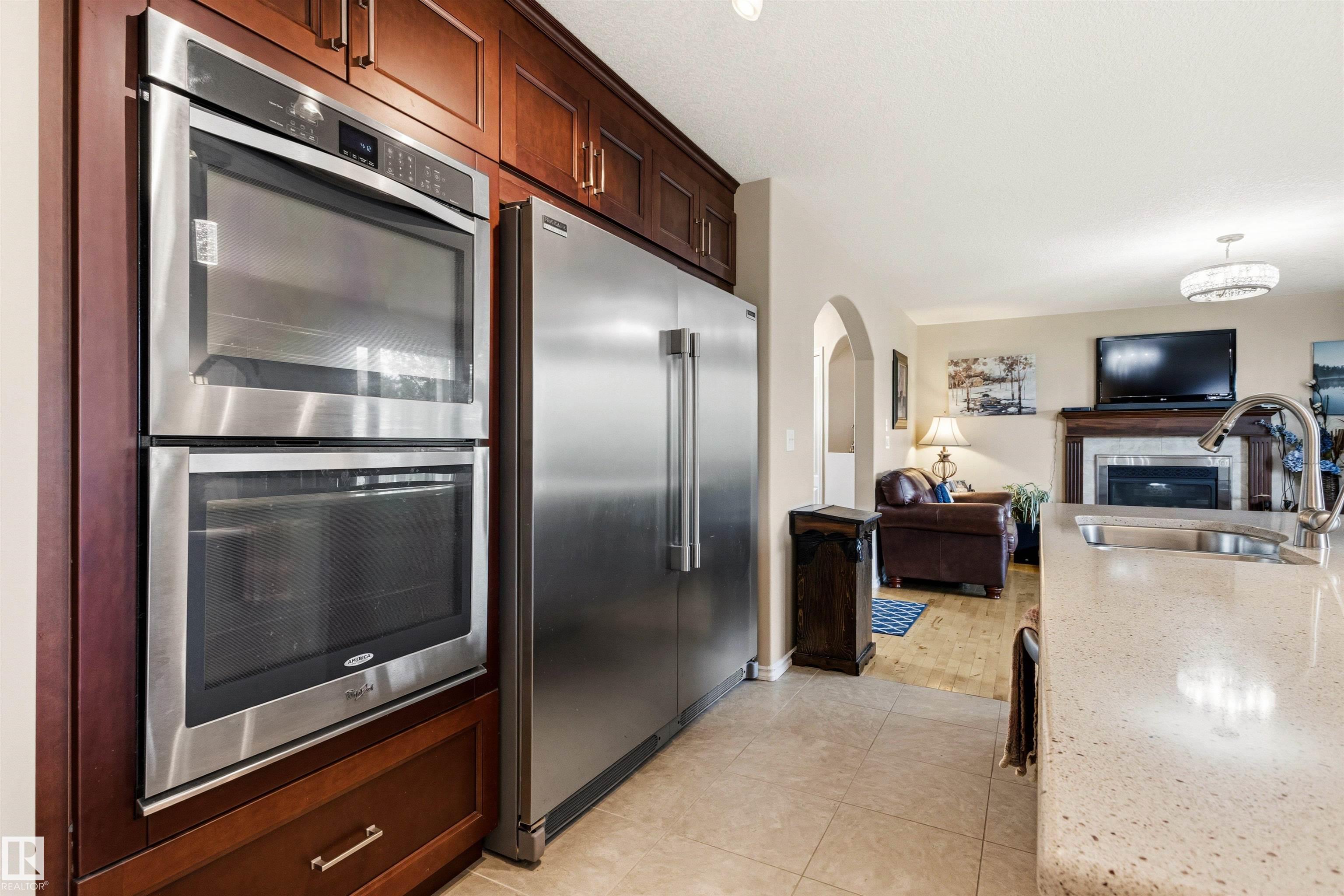 Photo 14 at 32 Lamplight Bay, Legacy Park, Spruce Grove