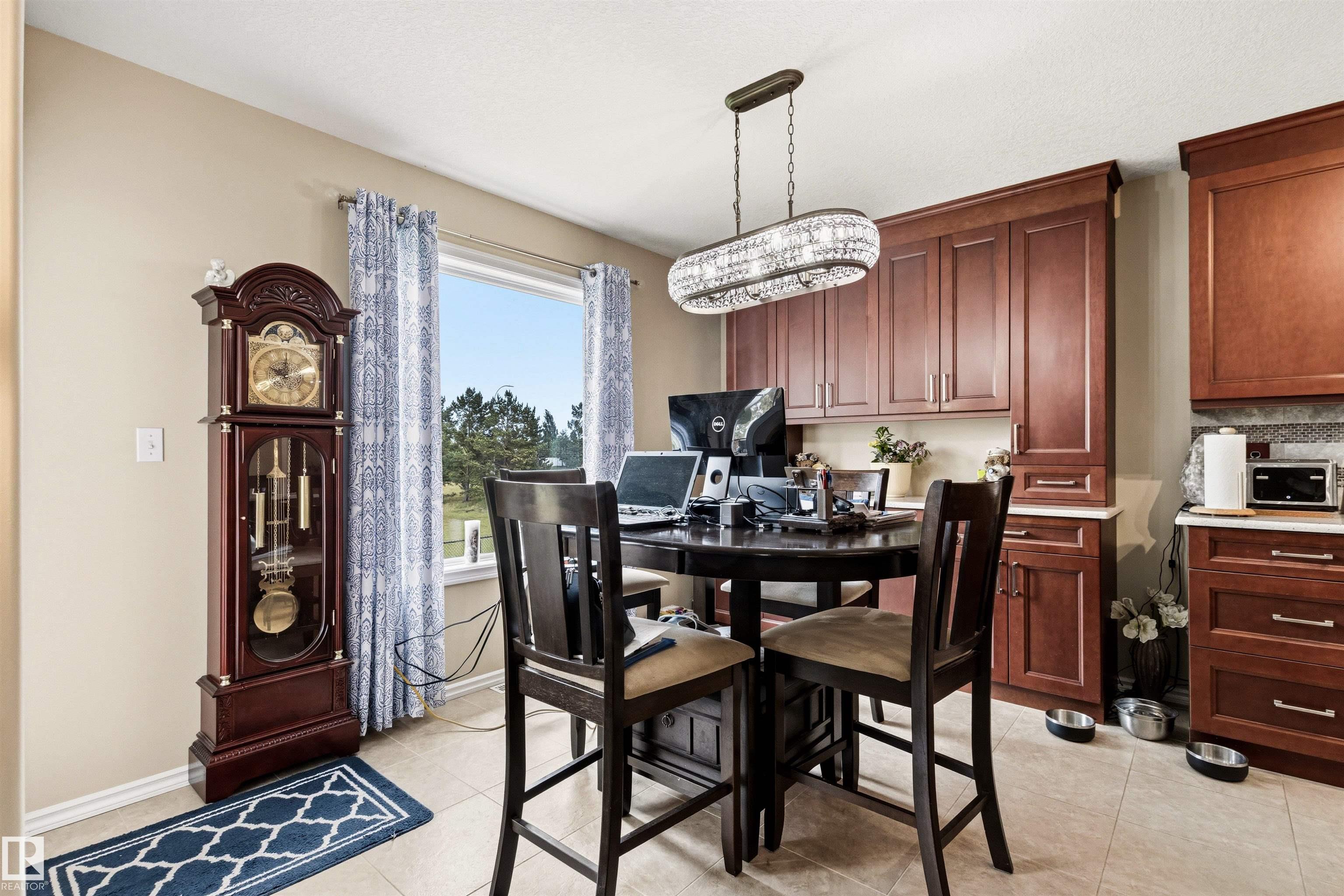 Photo 21 at 32 Lamplight Bay, Legacy Park, Spruce Grove
