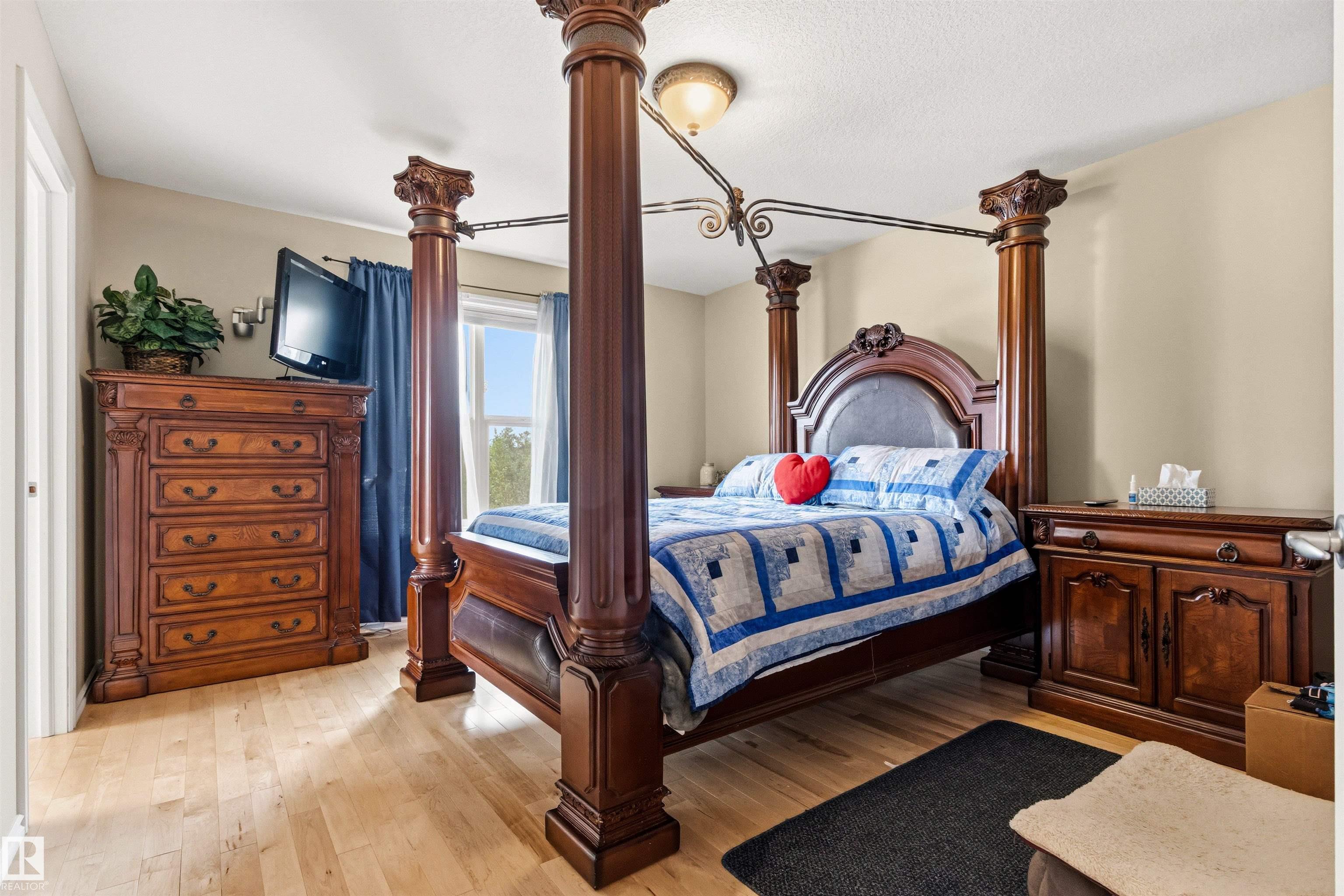 Photo 31 at 32 Lamplight Bay, Legacy Park, Spruce Grove