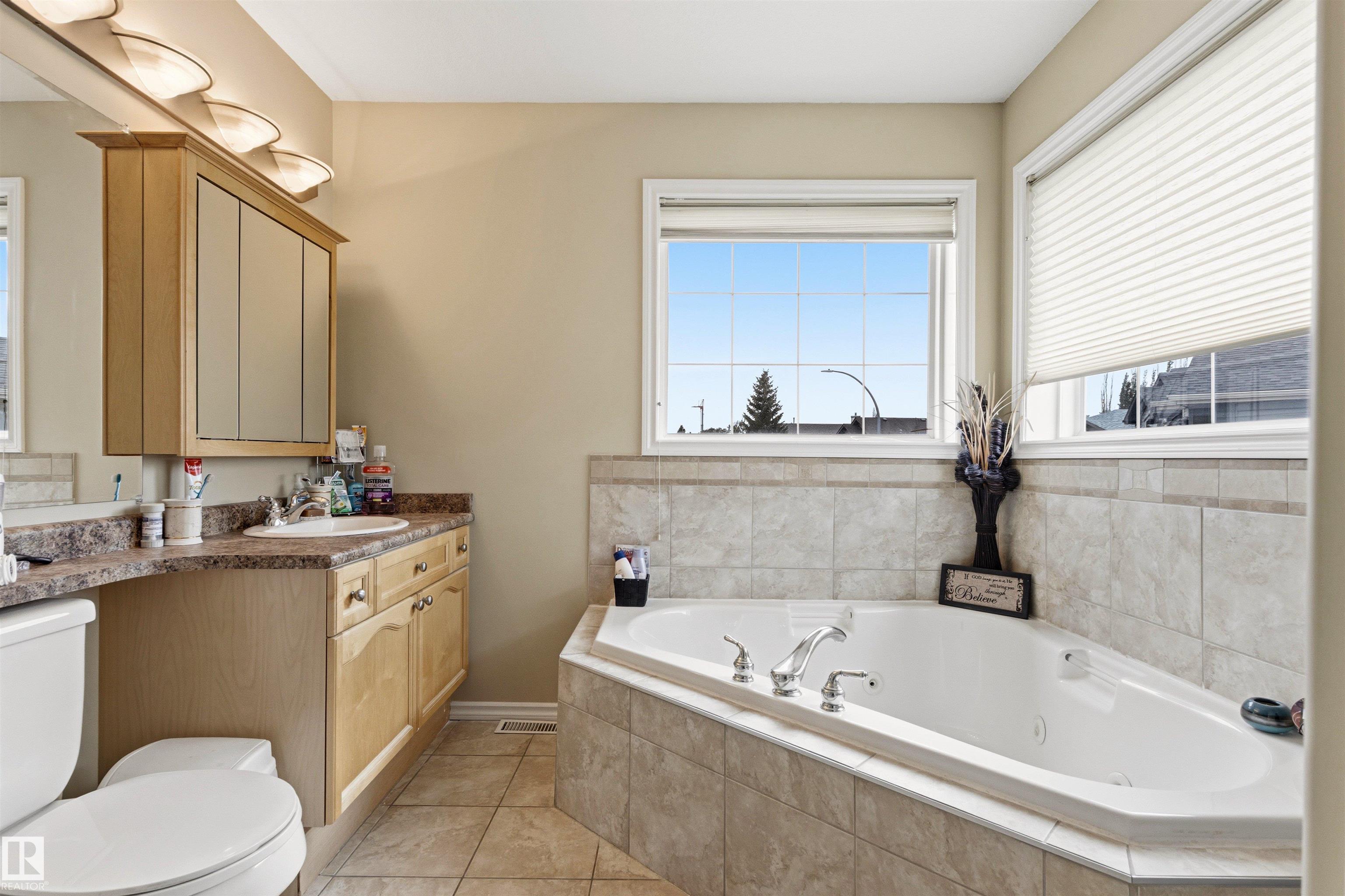 Photo 35 at 32 Lamplight Bay, Legacy Park, Spruce Grove