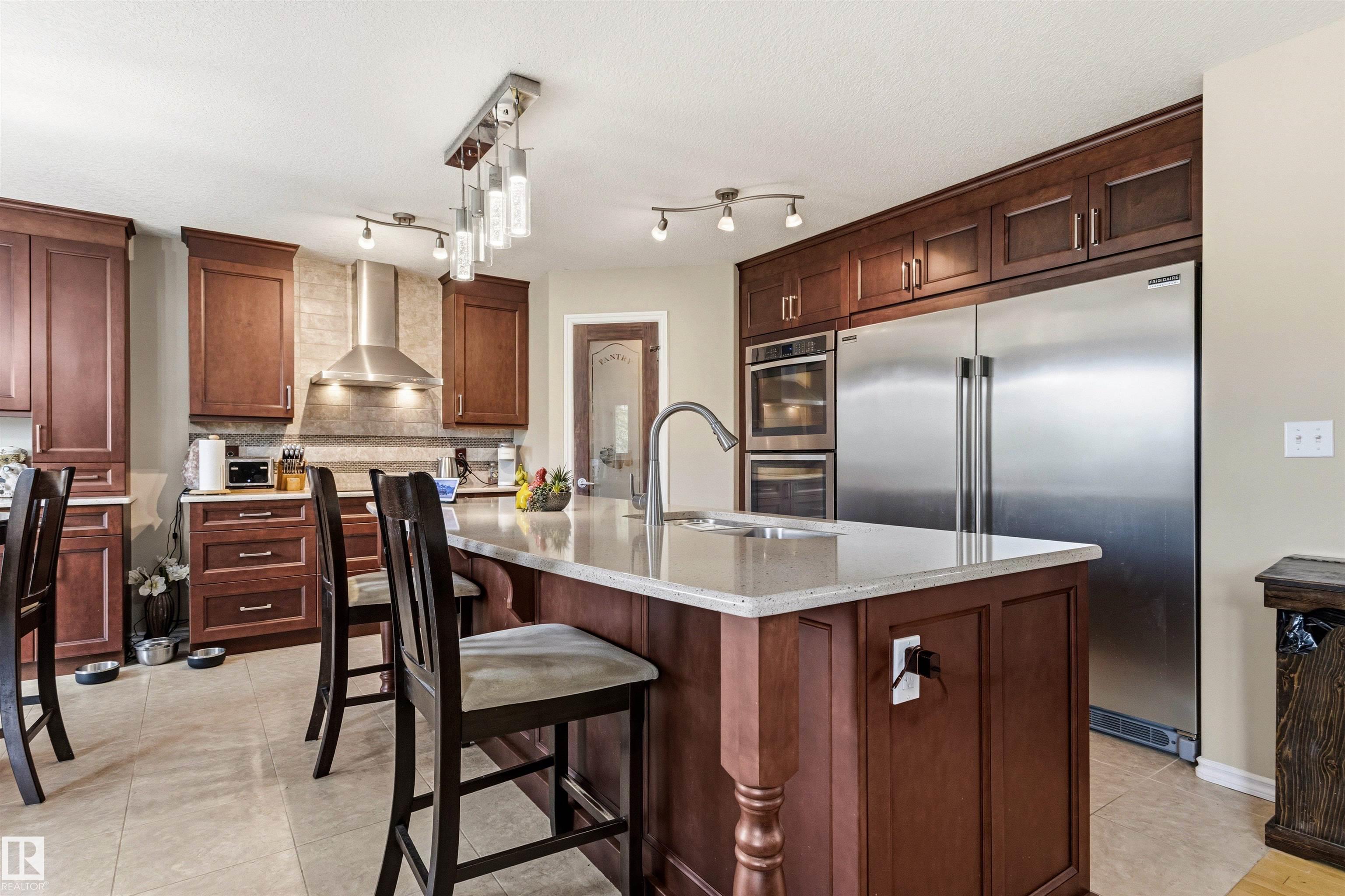 Photo 9 at 32 Lamplight Bay, Legacy Park, Spruce Grove