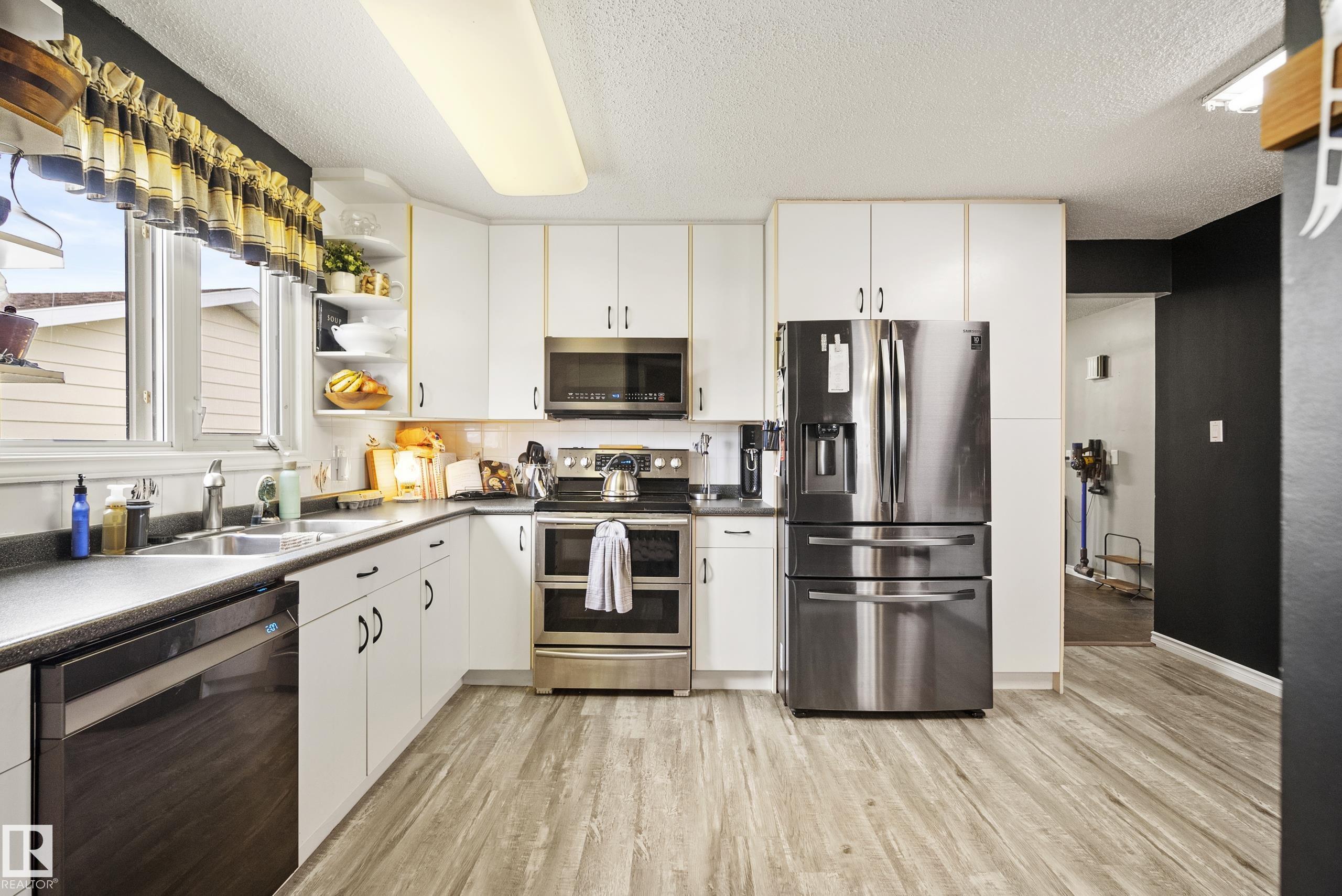 Photo 11 at 4304 42 Avenue, South Park, Leduc