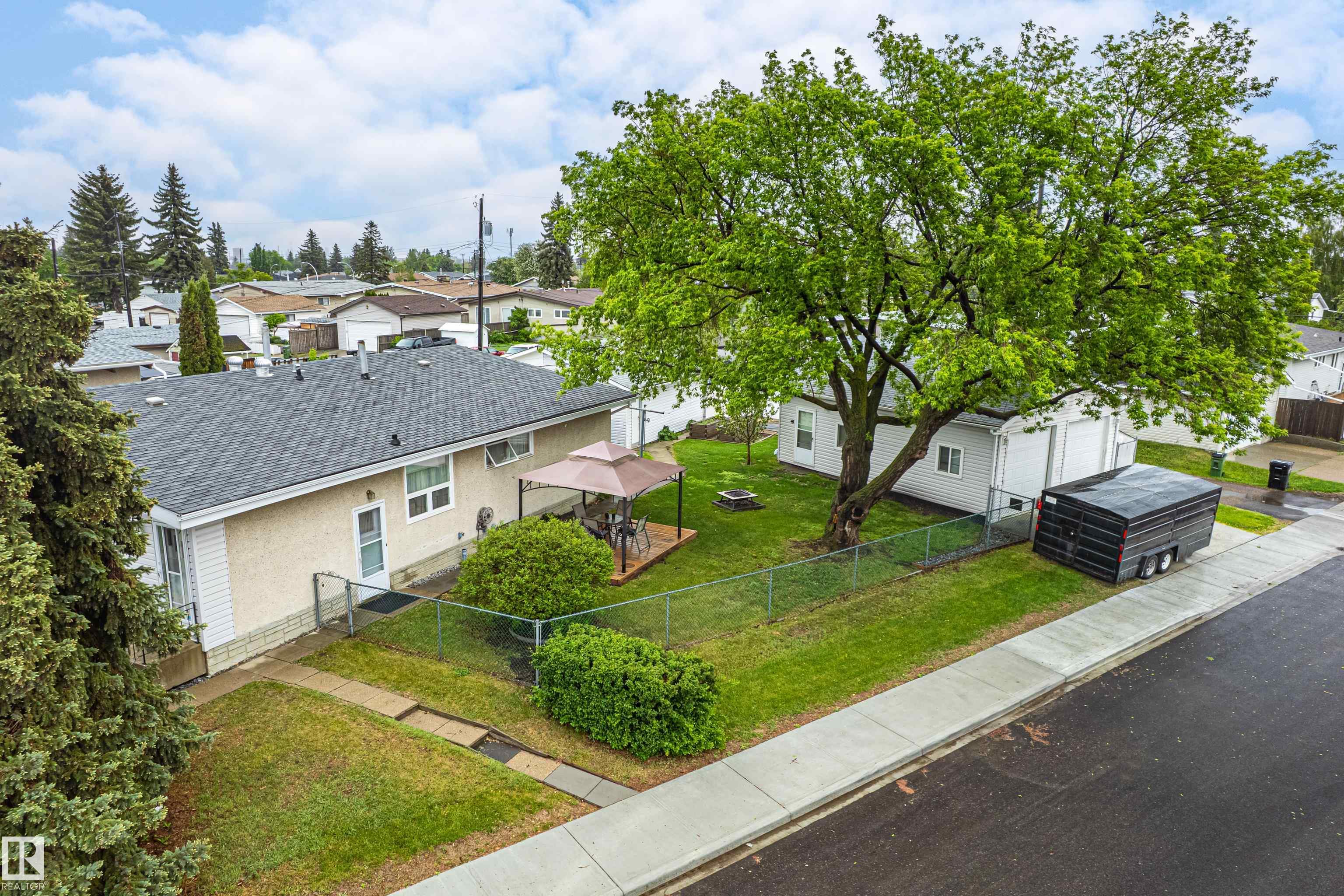 9011 60 Street NW, Ottewell, Edmonton