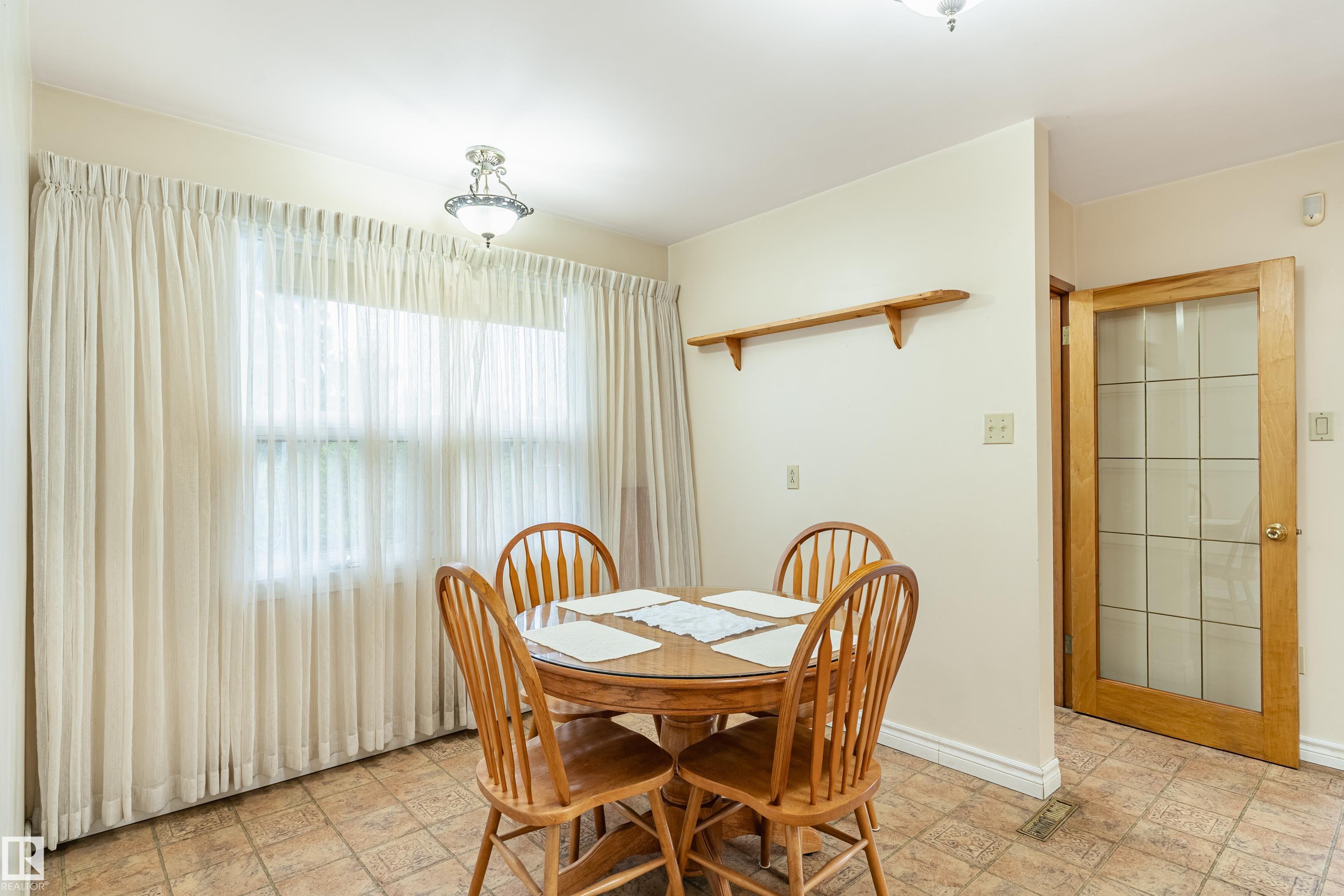Photo 22 at 9011 60 Street NW, Ottewell, Edmonton