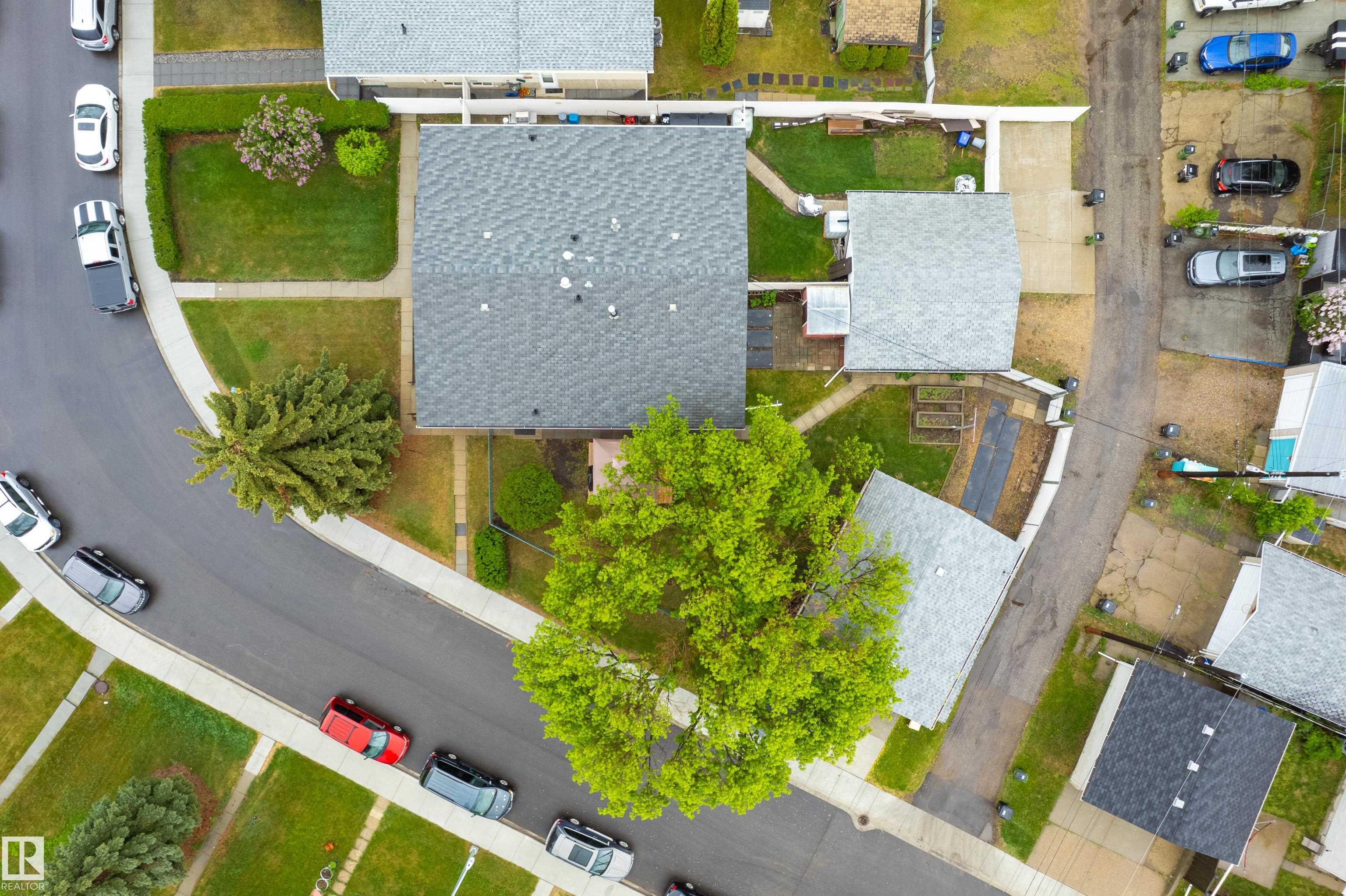 9011 60 Street NW, Ottewell, Edmonton