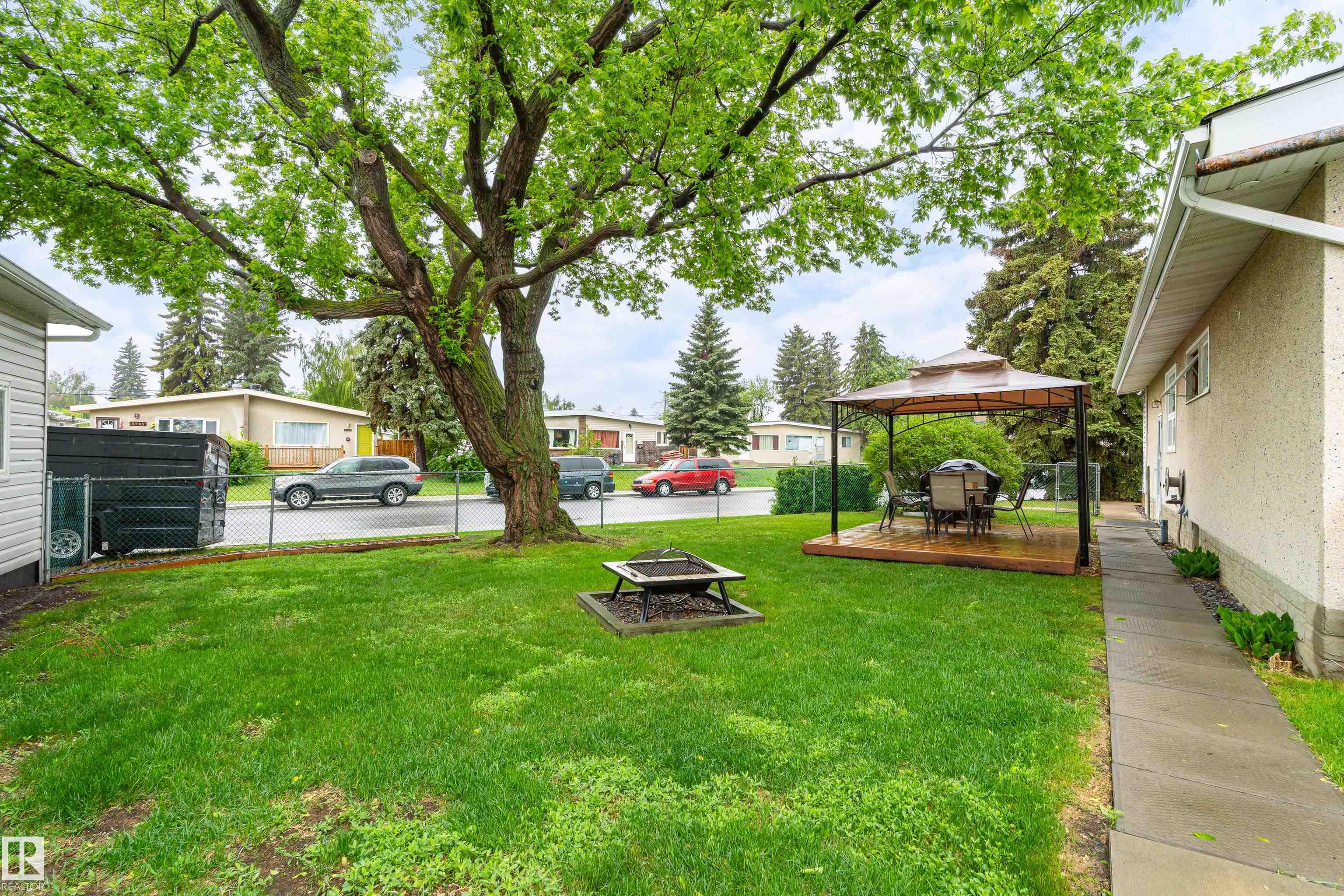 Photo 46 at 9011 60 Street NW, Ottewell, Edmonton