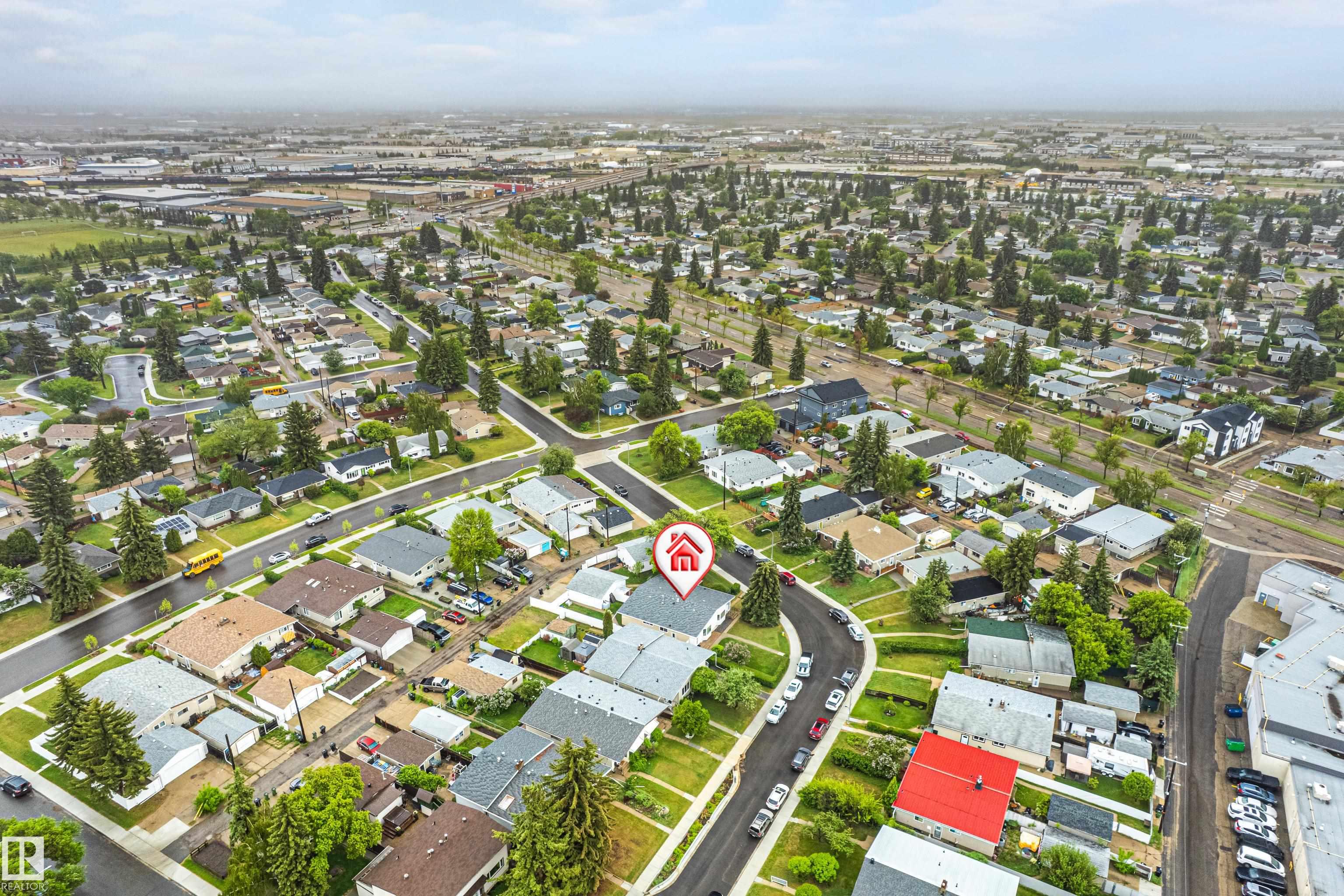Photo 9 at 9011 60 Street NW, Ottewell, Edmonton