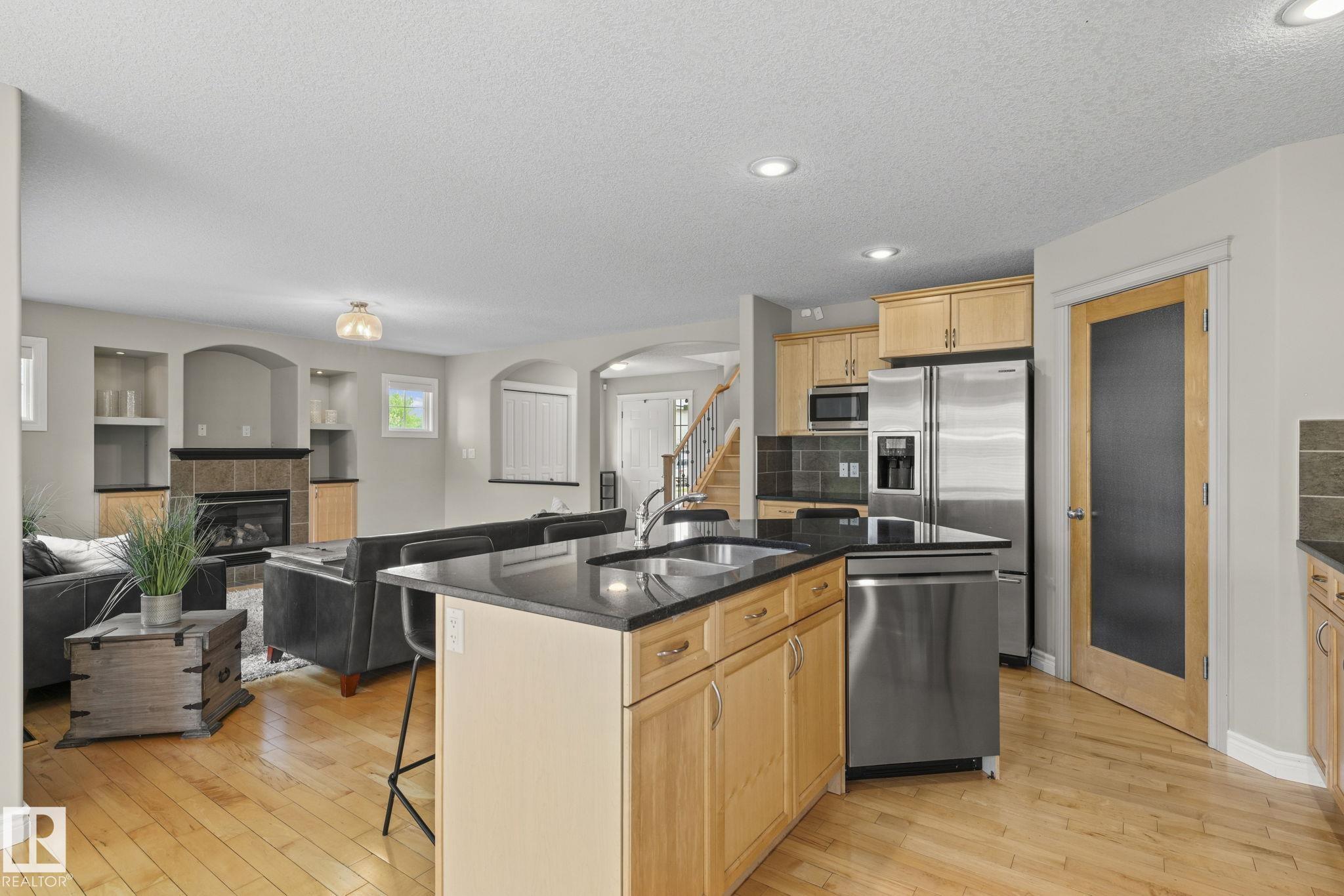Photo 10 at 8097 Shaske Drive NW, South Terwillegar, Edmonton