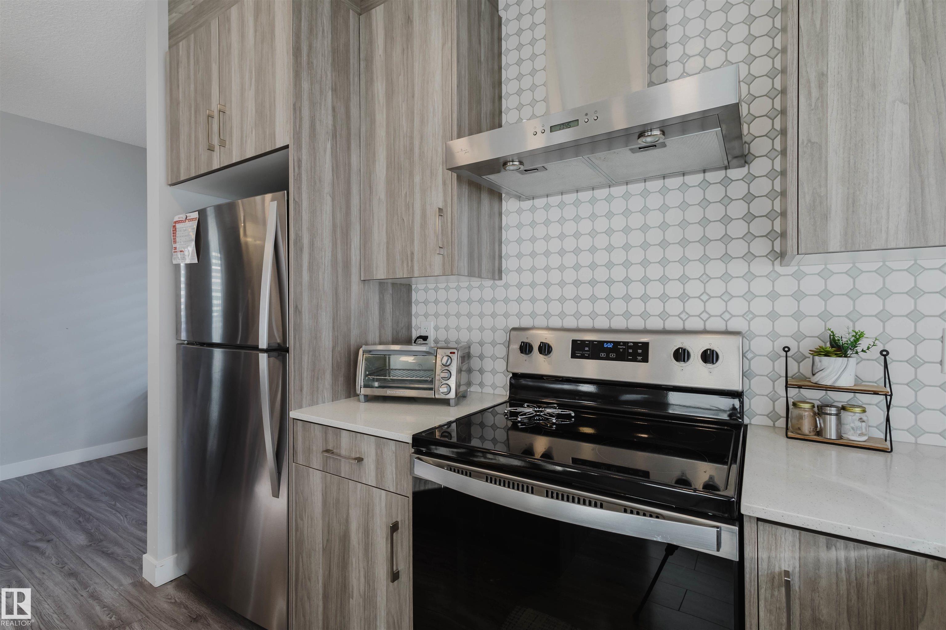 Photo 8 at 41 - 2215 24 Street NW, Laurel, Edmonton